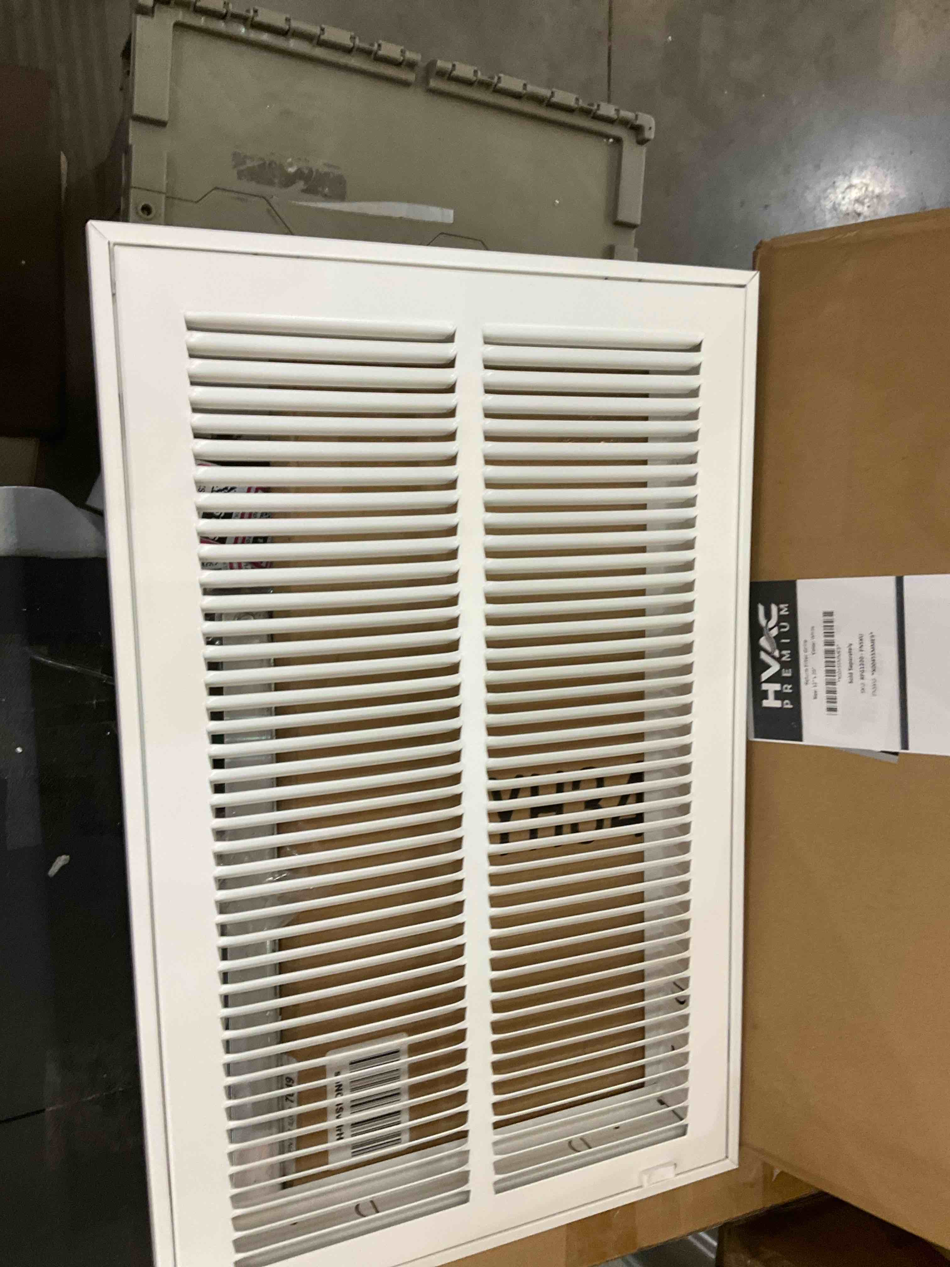 https://s3.amazonaws.com/lotting-images-prod/BargainHunt/EXS01496102_1718041705623.jpeg
