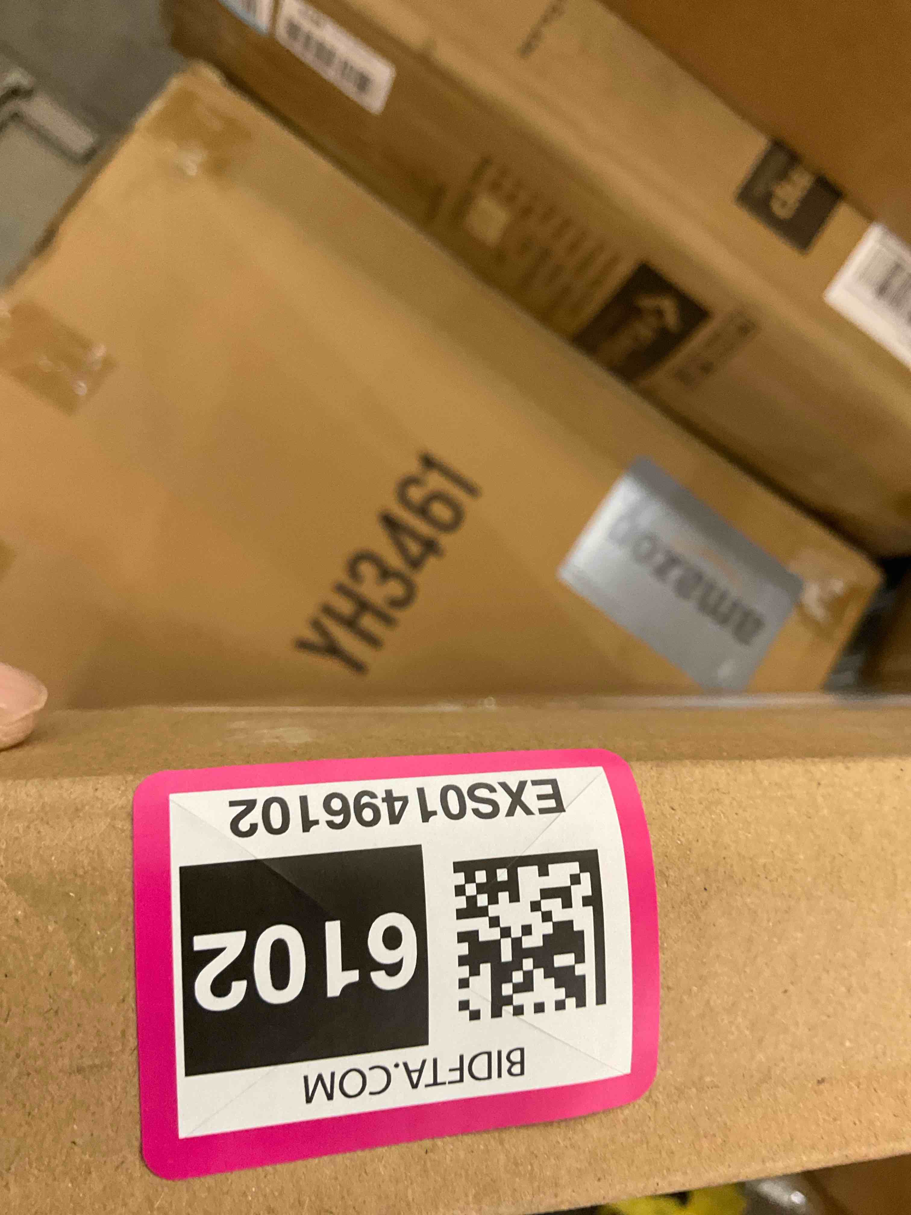 https://s3.amazonaws.com/lotting-images-prod/BargainHunt/EXS01496102_1718041756378.jpeg