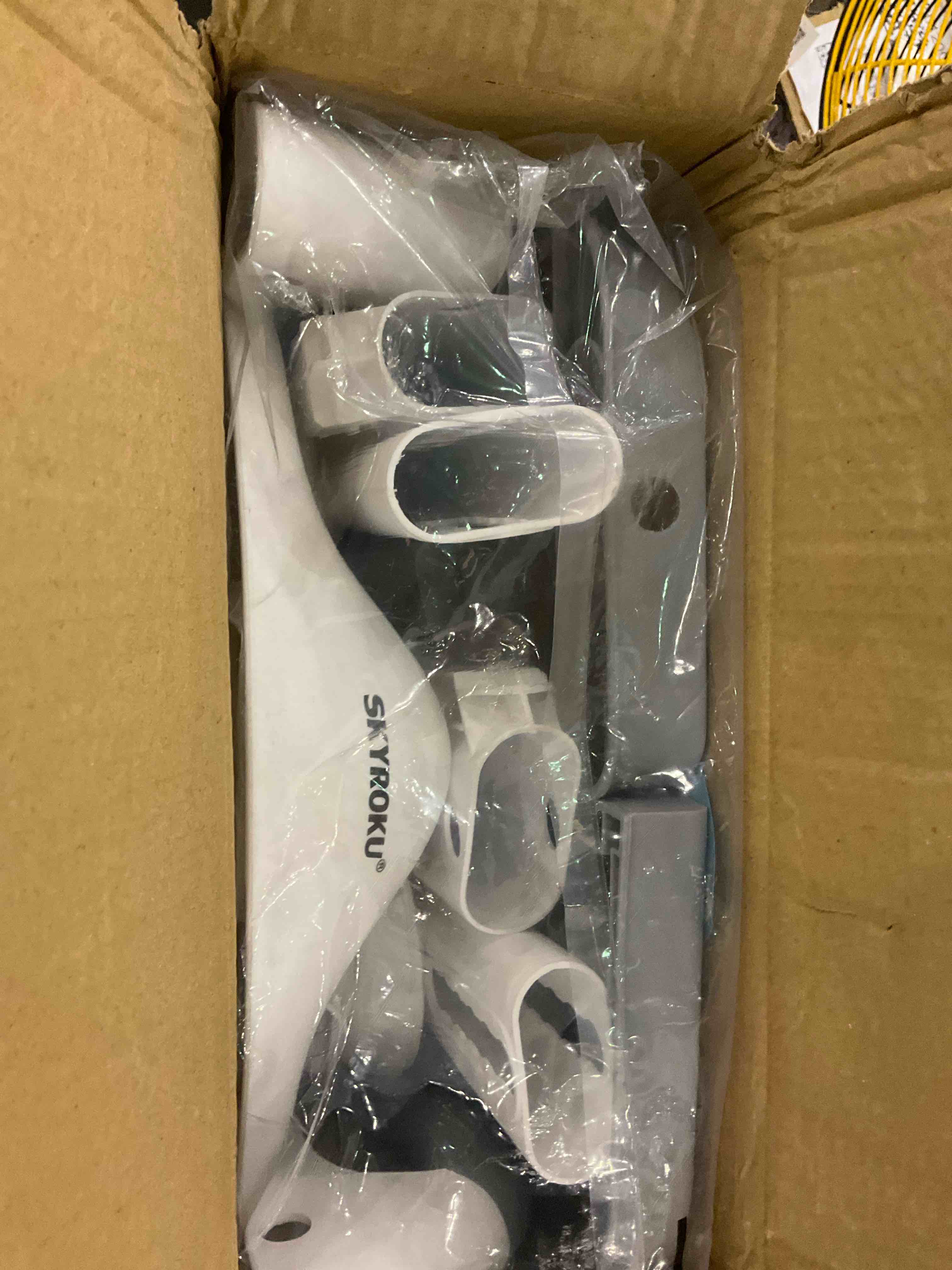https://s3.amazonaws.com/lotting-images-prod/BargainHunt/EXS01496143_1718105912513.jpeg