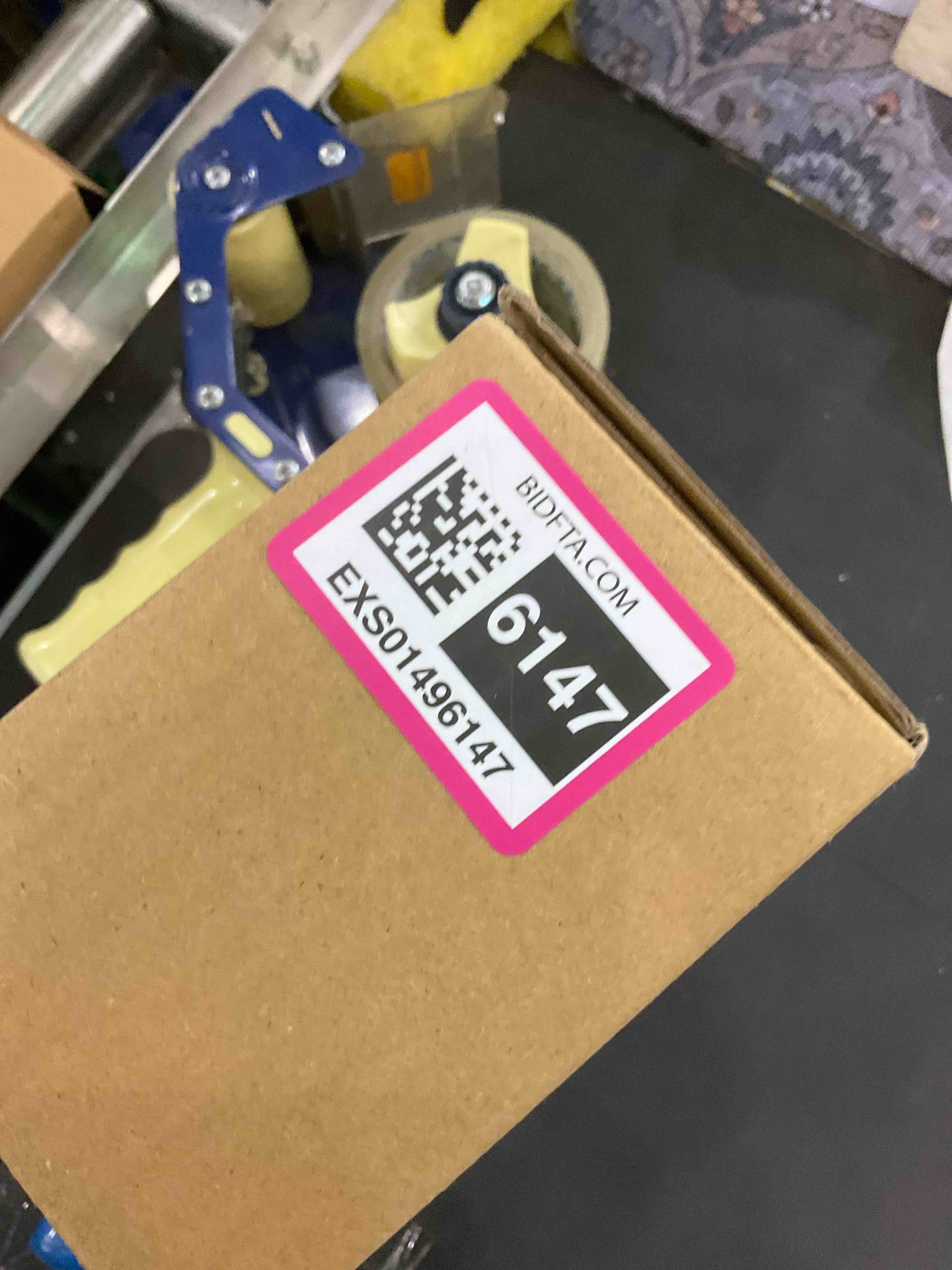 https://s3.amazonaws.com/lotting-images-prod/BargainHunt/EXS01496147_1718106368766.jpeg