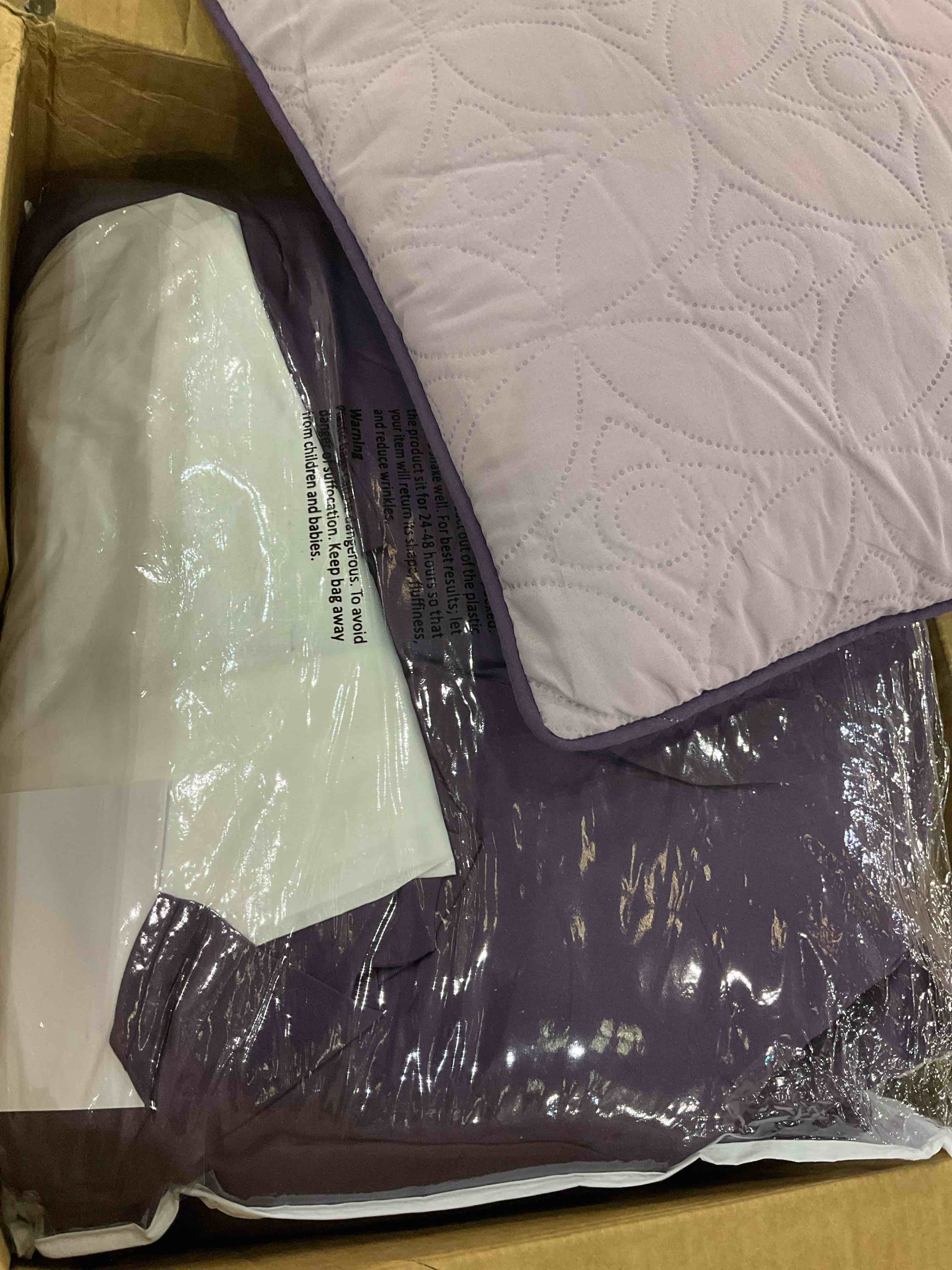 https://s3.amazonaws.com/lotting-images-prod/BargainHunt/EXS01496604_1716292225722.jpeg