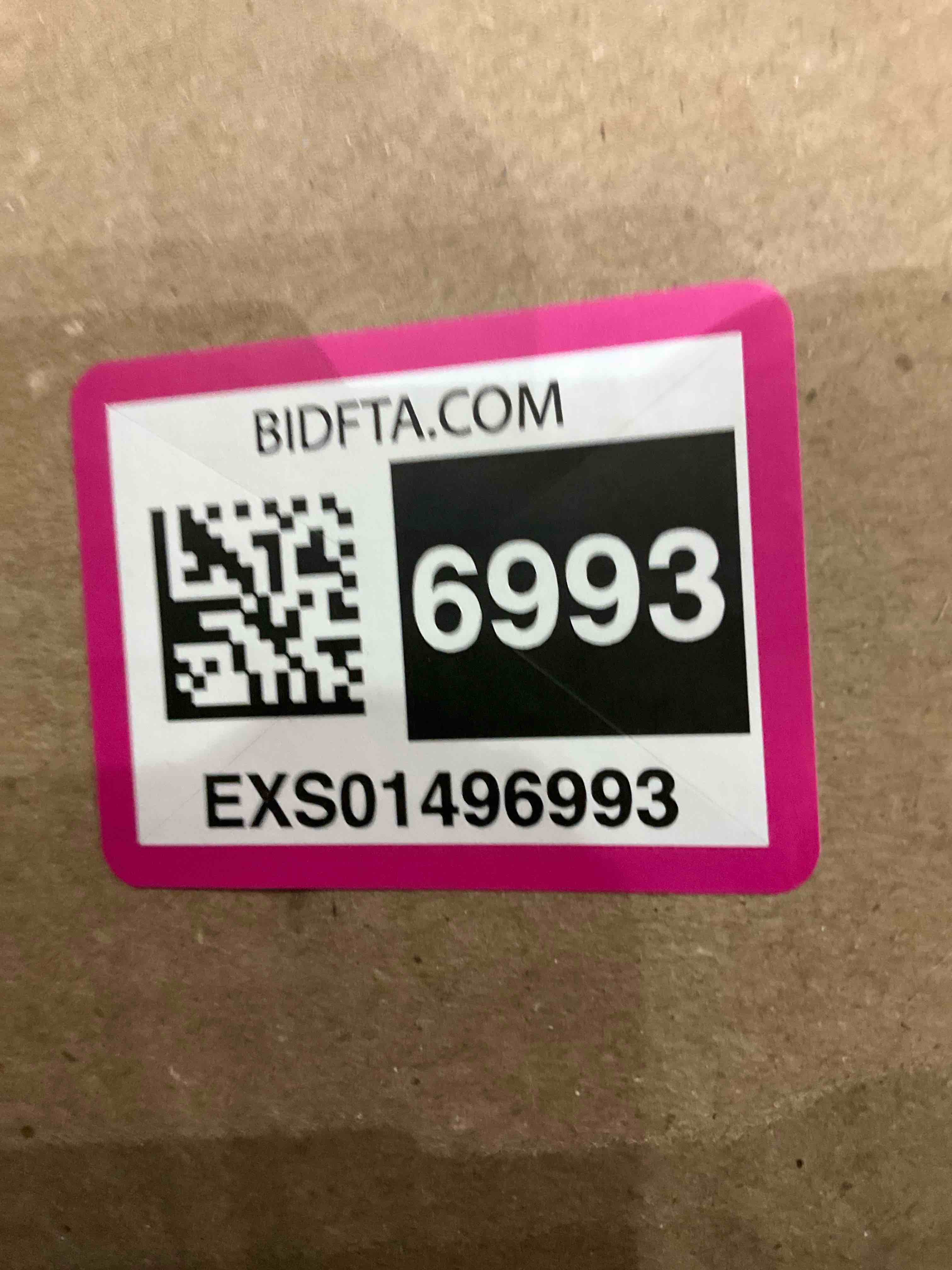 https://s3.amazonaws.com/lotting-images-prod/BargainHunt/EXS01496993_1716982948571.jpeg