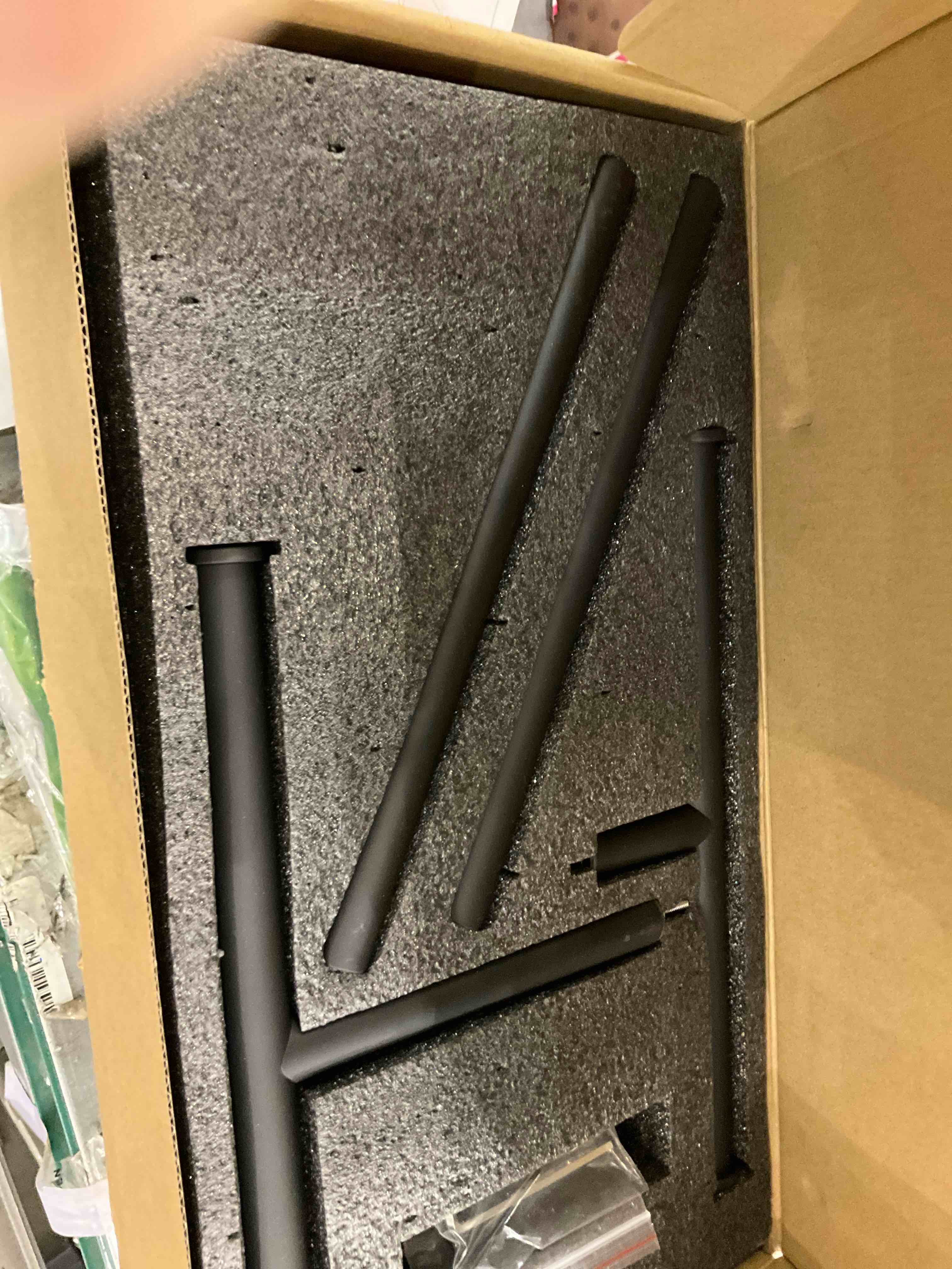 https://s3.amazonaws.com/lotting-images-prod/BargainHunt/EXS01497006_1715881737512.jpeg