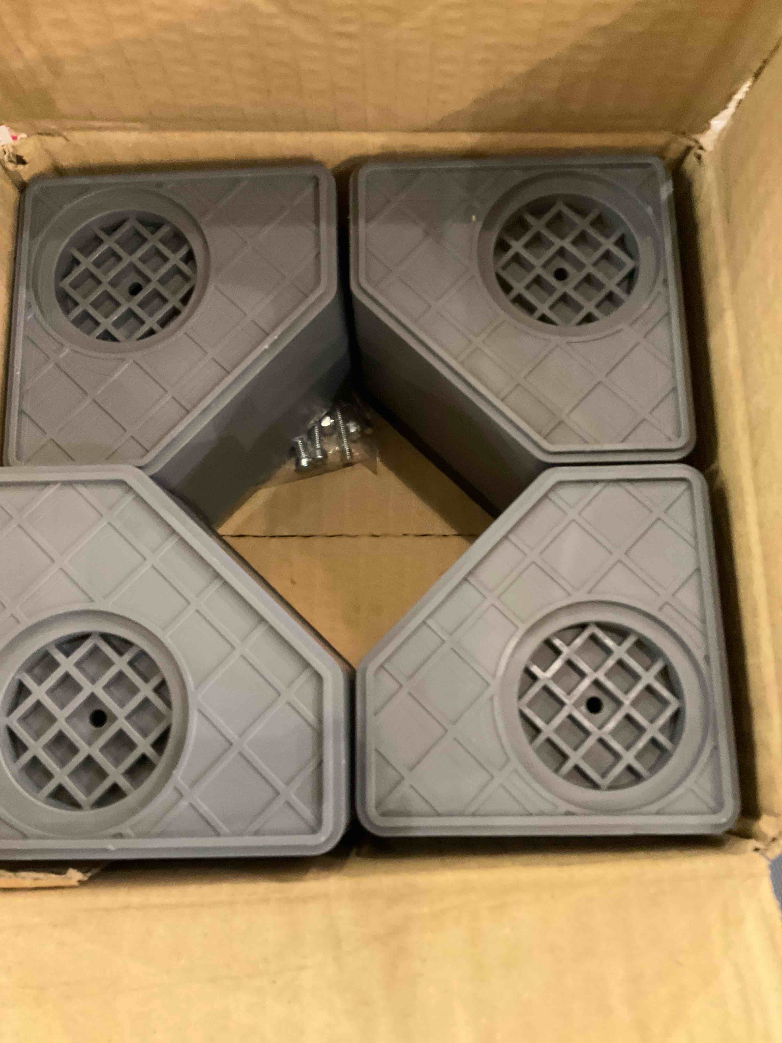https://s3.amazonaws.com/lotting-images-prod/BargainHunt/EXS01497008_1715881917725.jpeg