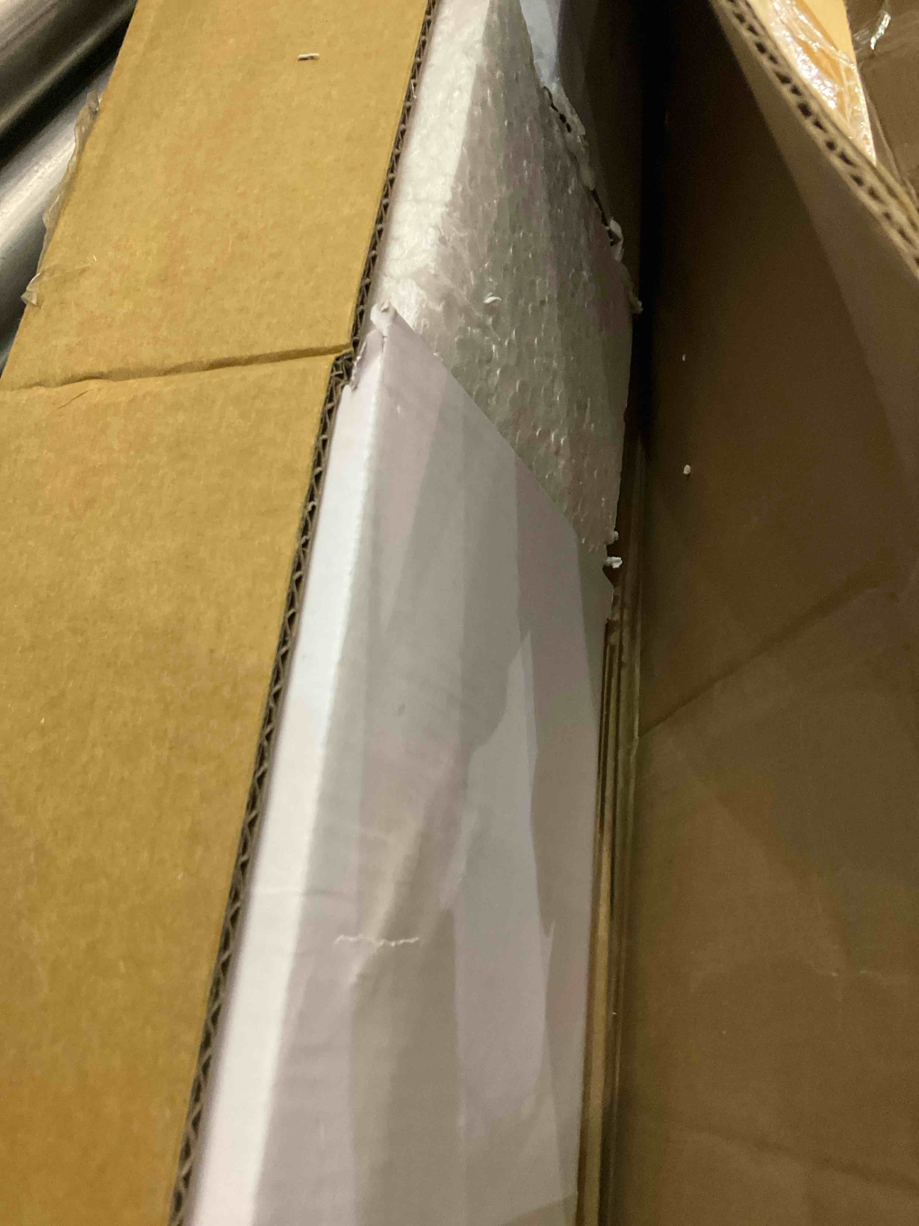 https://s3.amazonaws.com/lotting-images-prod/BargainHunt/EXS01497077_1715954142464.jpeg