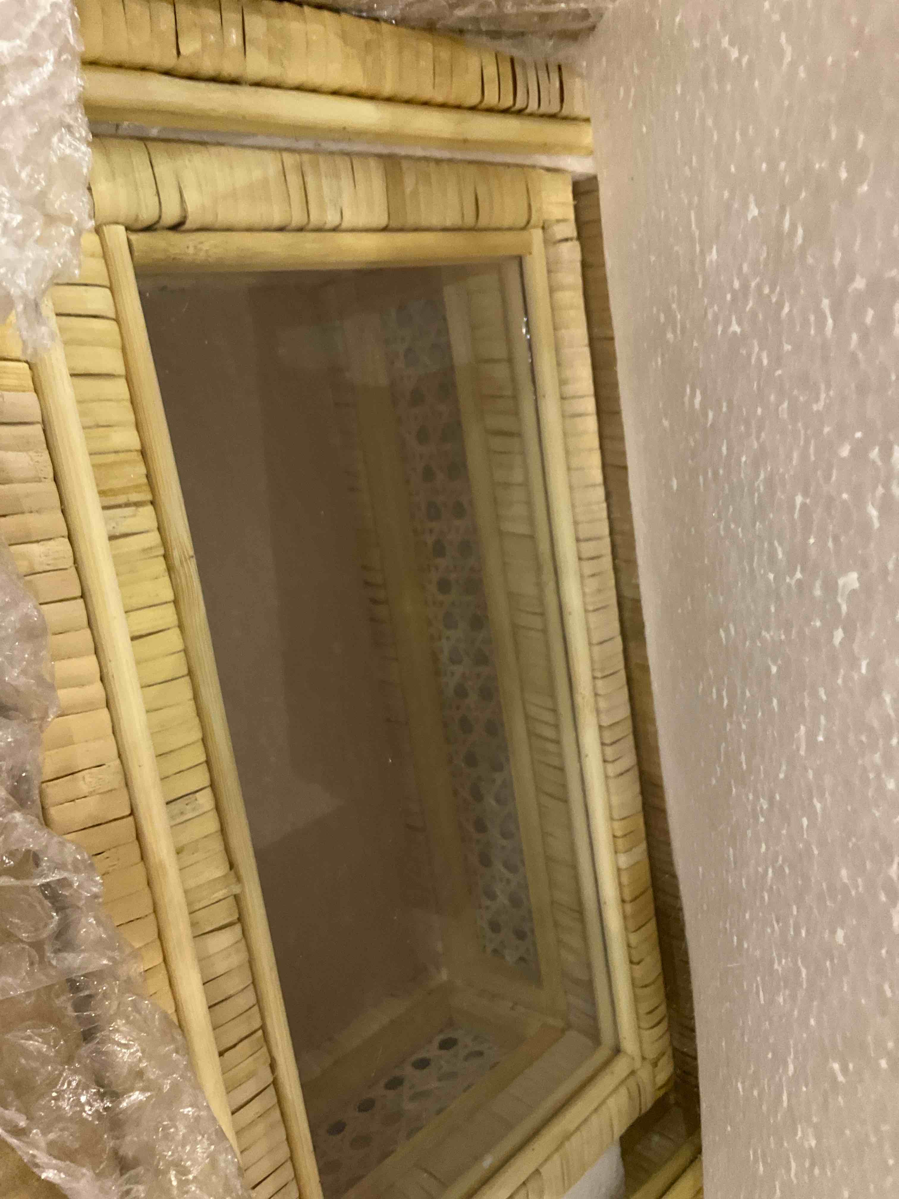 https://s3.amazonaws.com/lotting-images-prod/BargainHunt/EXS01497115_1715959118142.jpeg