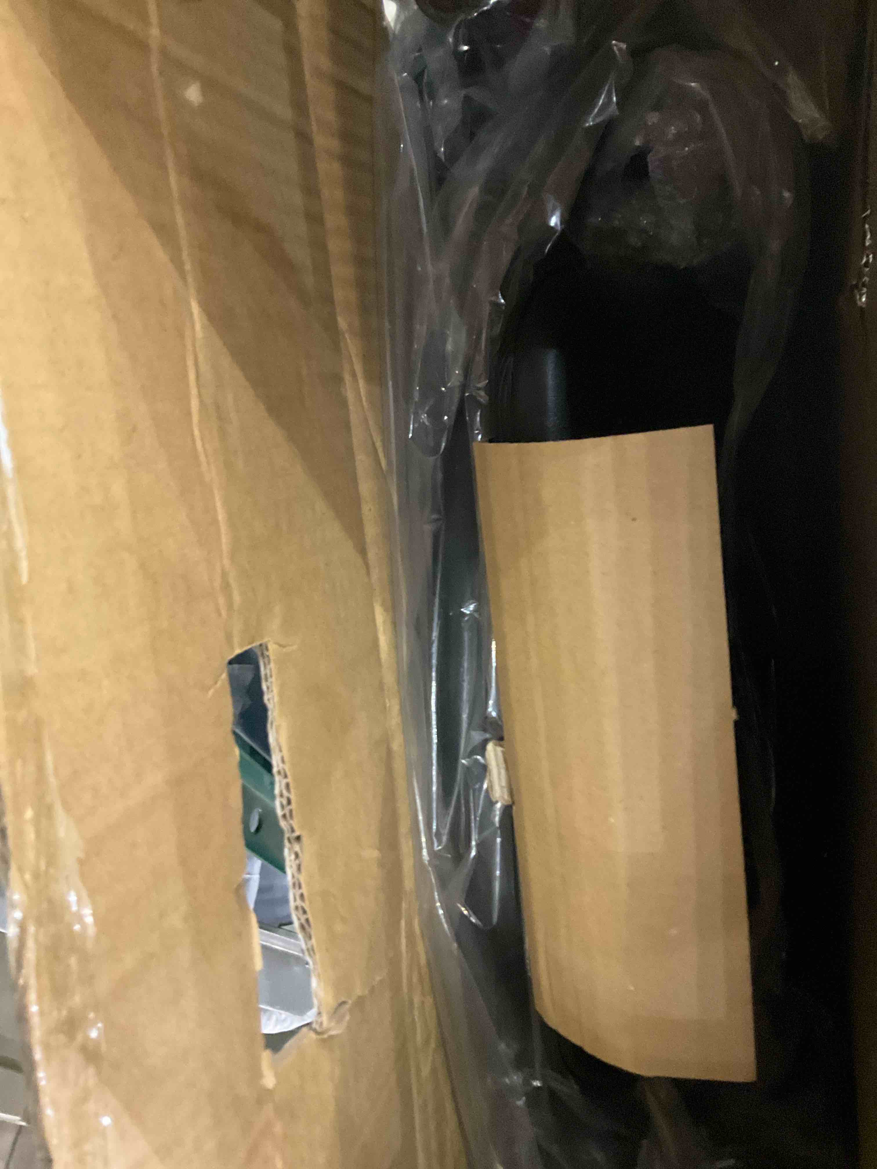 https://s3.amazonaws.com/lotting-images-prod/BargainHunt/EXS01497164_1715971478817.jpeg