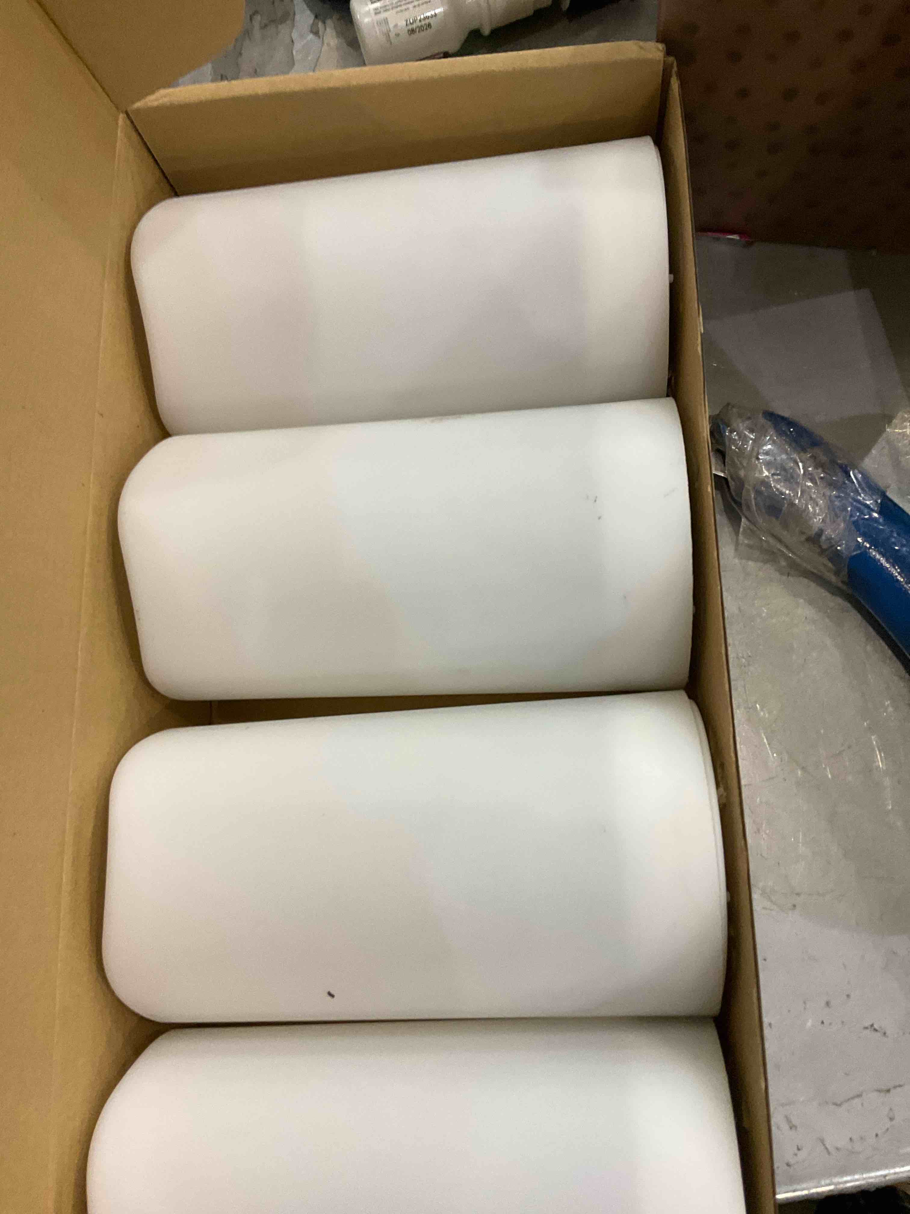 https://s3.amazonaws.com/lotting-images-prod/BargainHunt/EXS01497258_1716224679338.jpeg