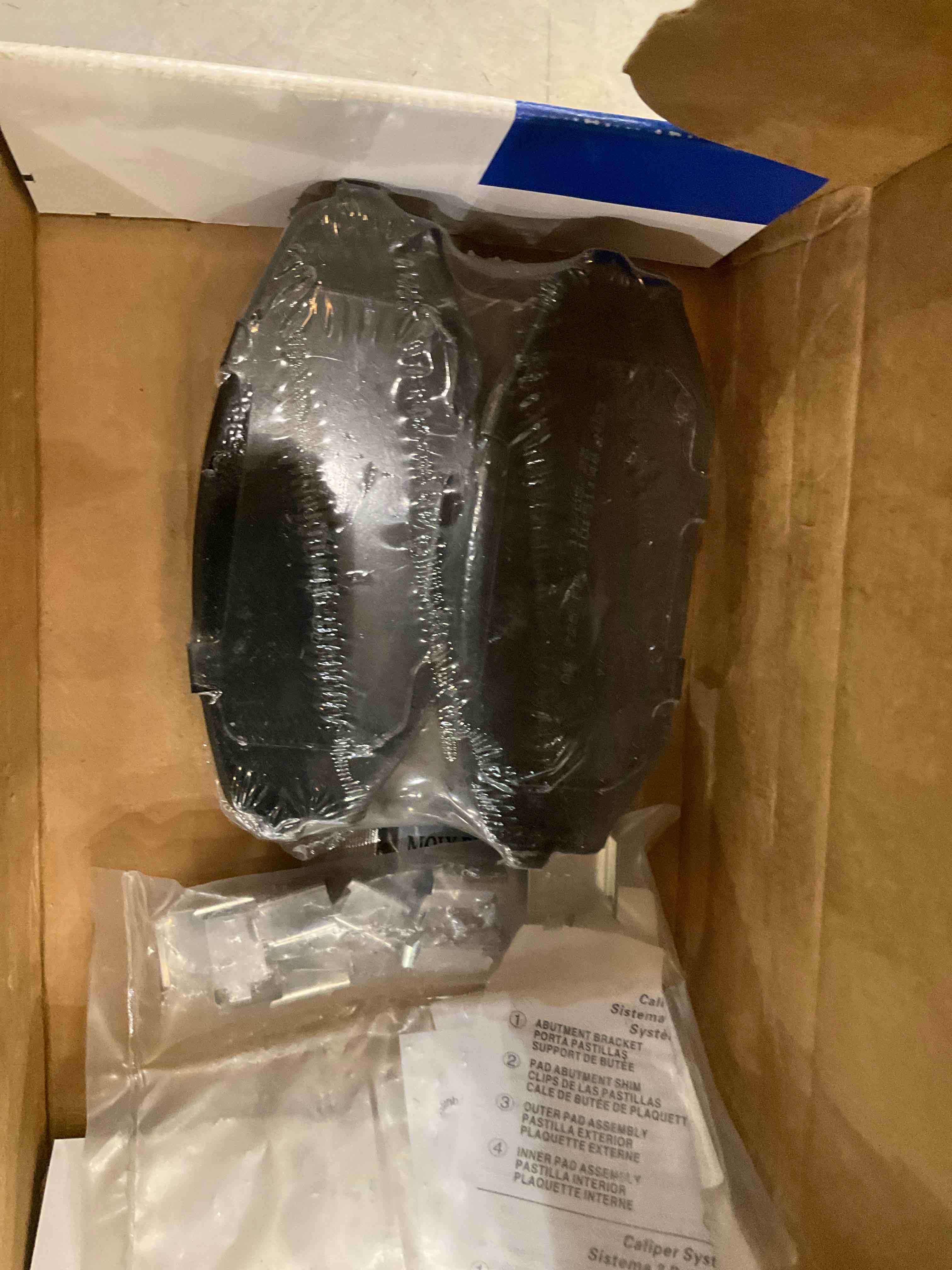 https://s3.amazonaws.com/lotting-images-prod/BargainHunt/EXS01497268_1716225801702.jpeg
