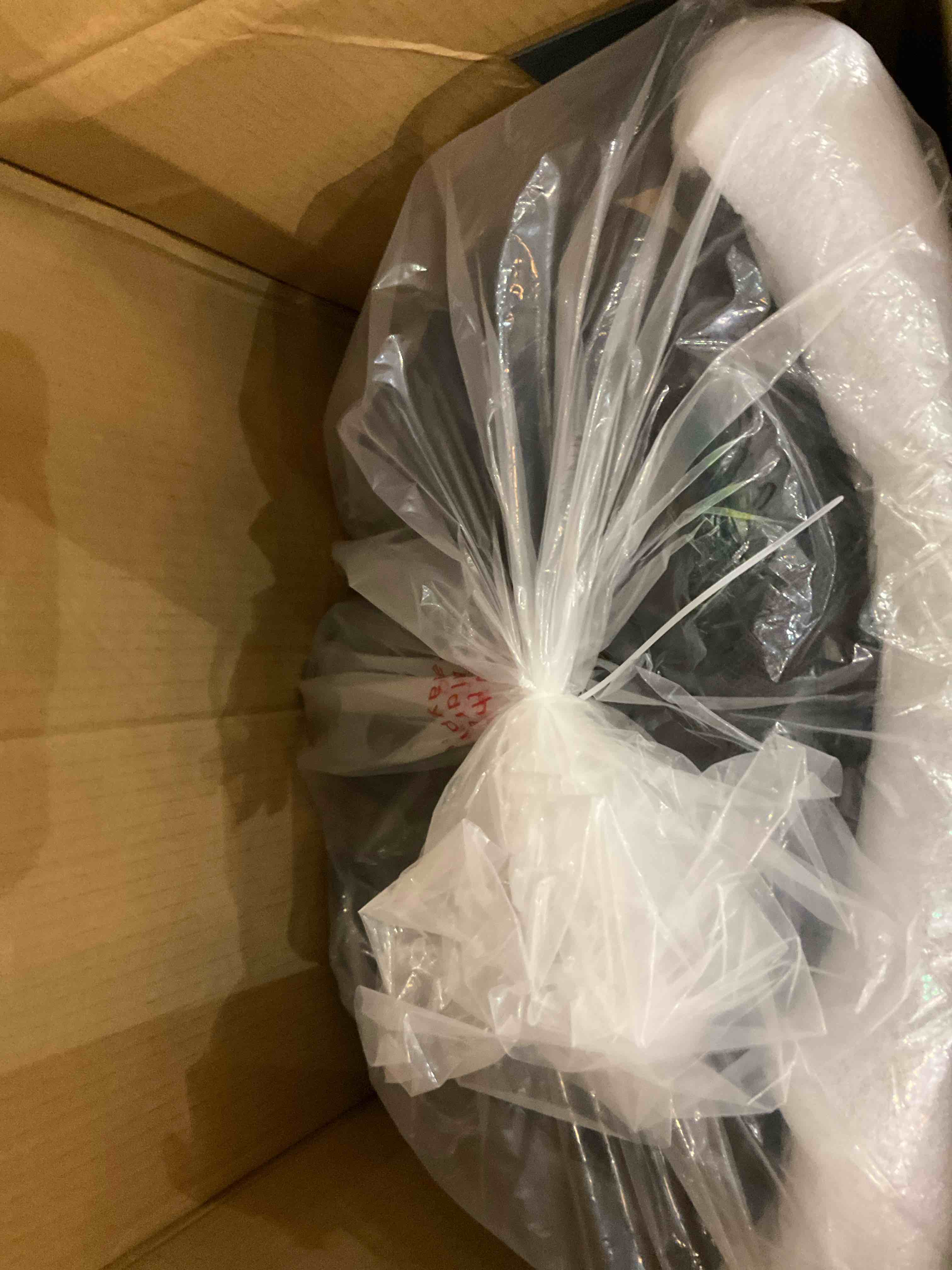 https://s3.amazonaws.com/lotting-images-prod/BargainHunt/EXS01497336_1716299919300.jpeg