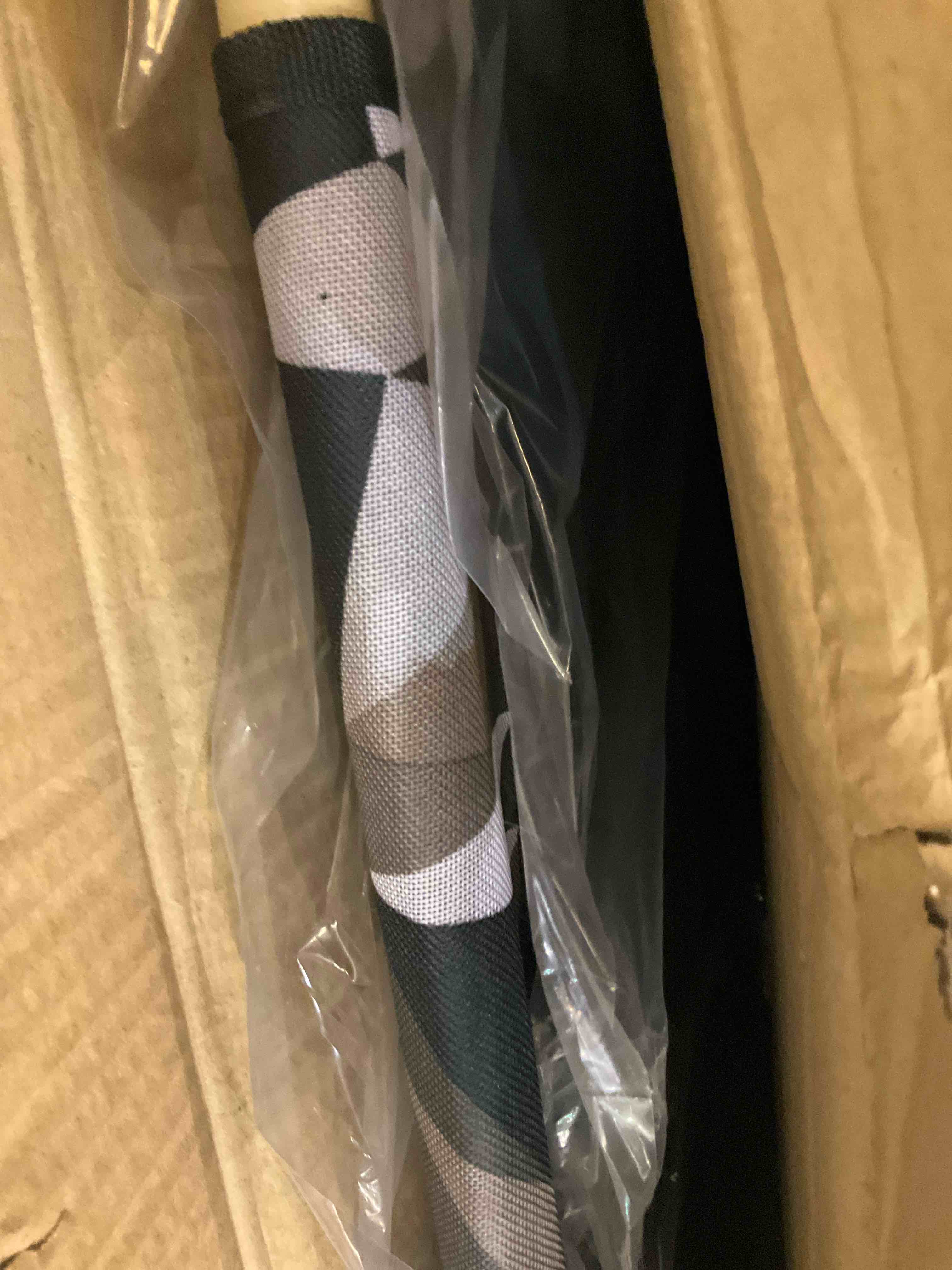 https://s3.amazonaws.com/lotting-images-prod/BargainHunt/EXS01497337_1716300073987.jpeg