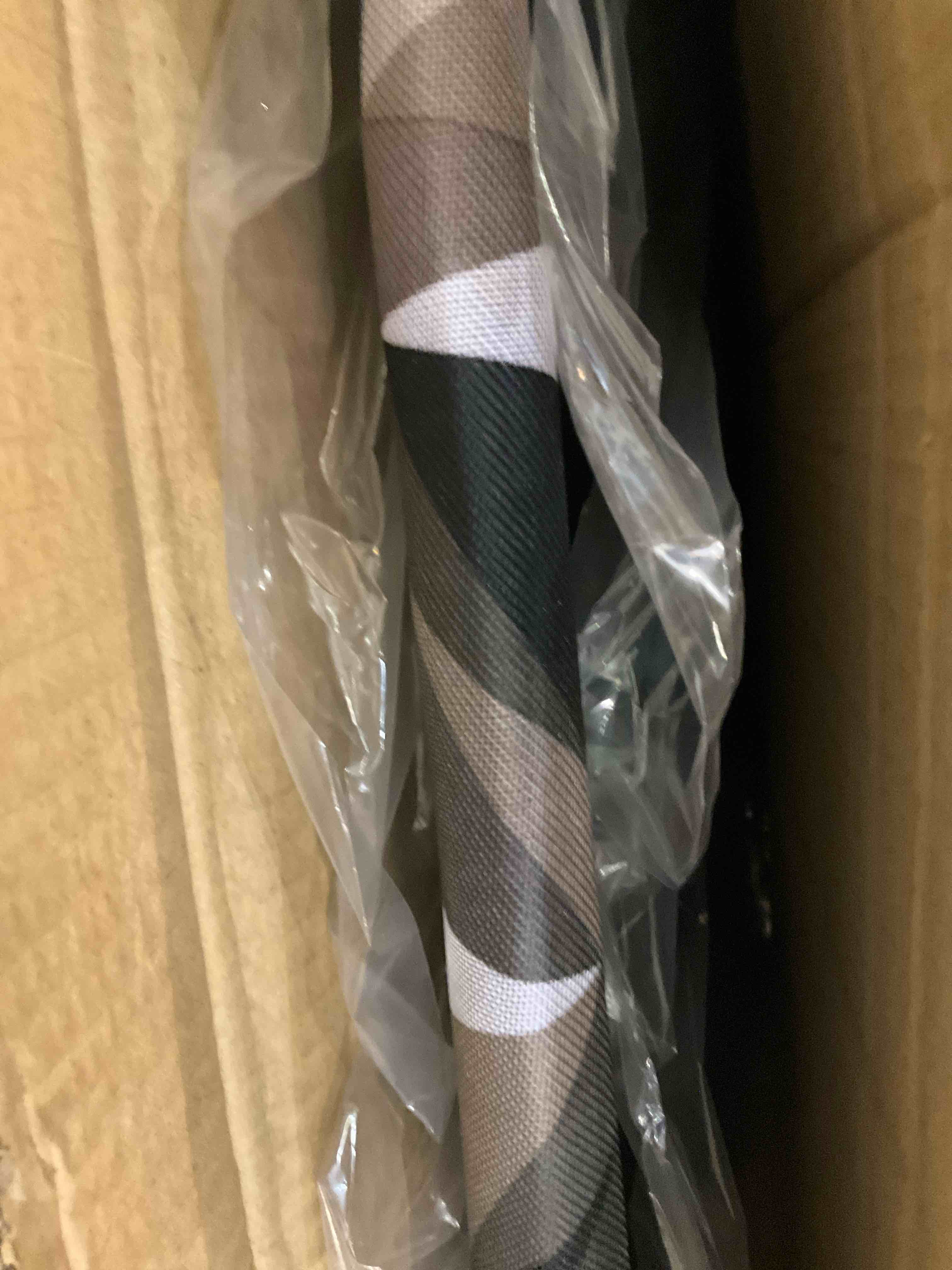 https://s3.amazonaws.com/lotting-images-prod/BargainHunt/EXS01497337_1716300075826.jpeg