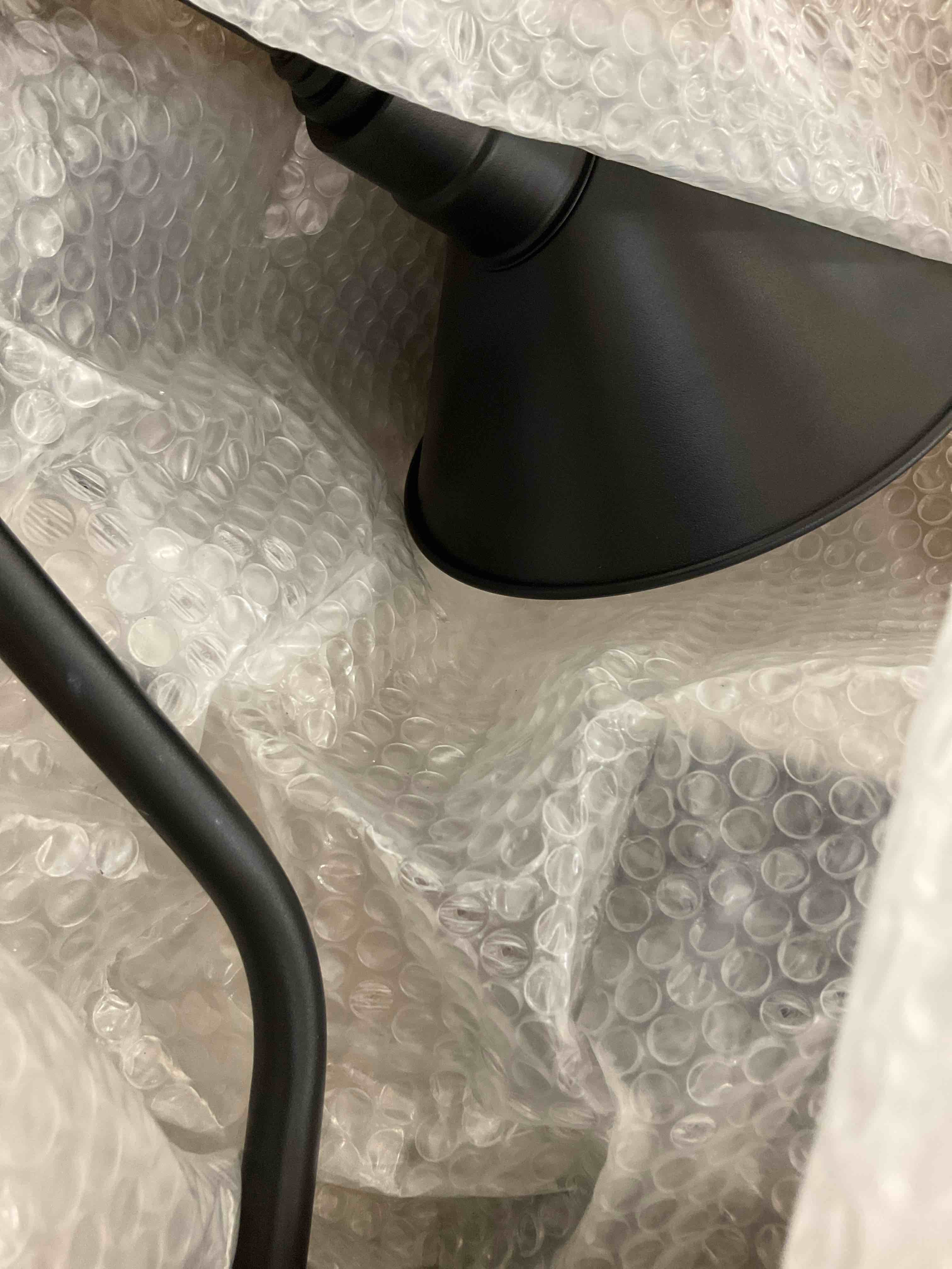 https://s3.amazonaws.com/lotting-images-prod/BargainHunt/EXS01497346_1716301895857.jpeg