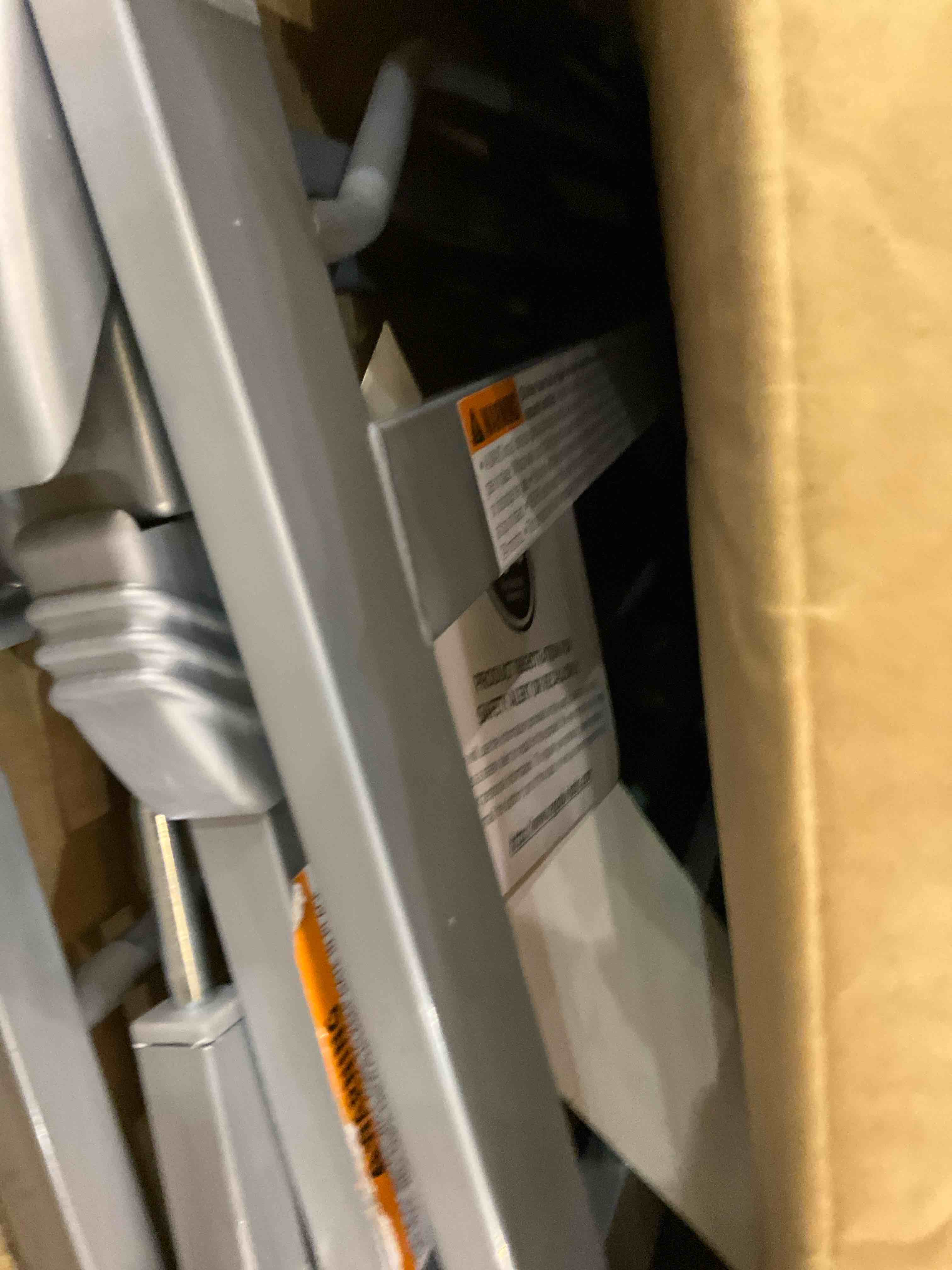 https://s3.amazonaws.com/lotting-images-prod/BargainHunt/EXS01497489_1716400444429.jpeg