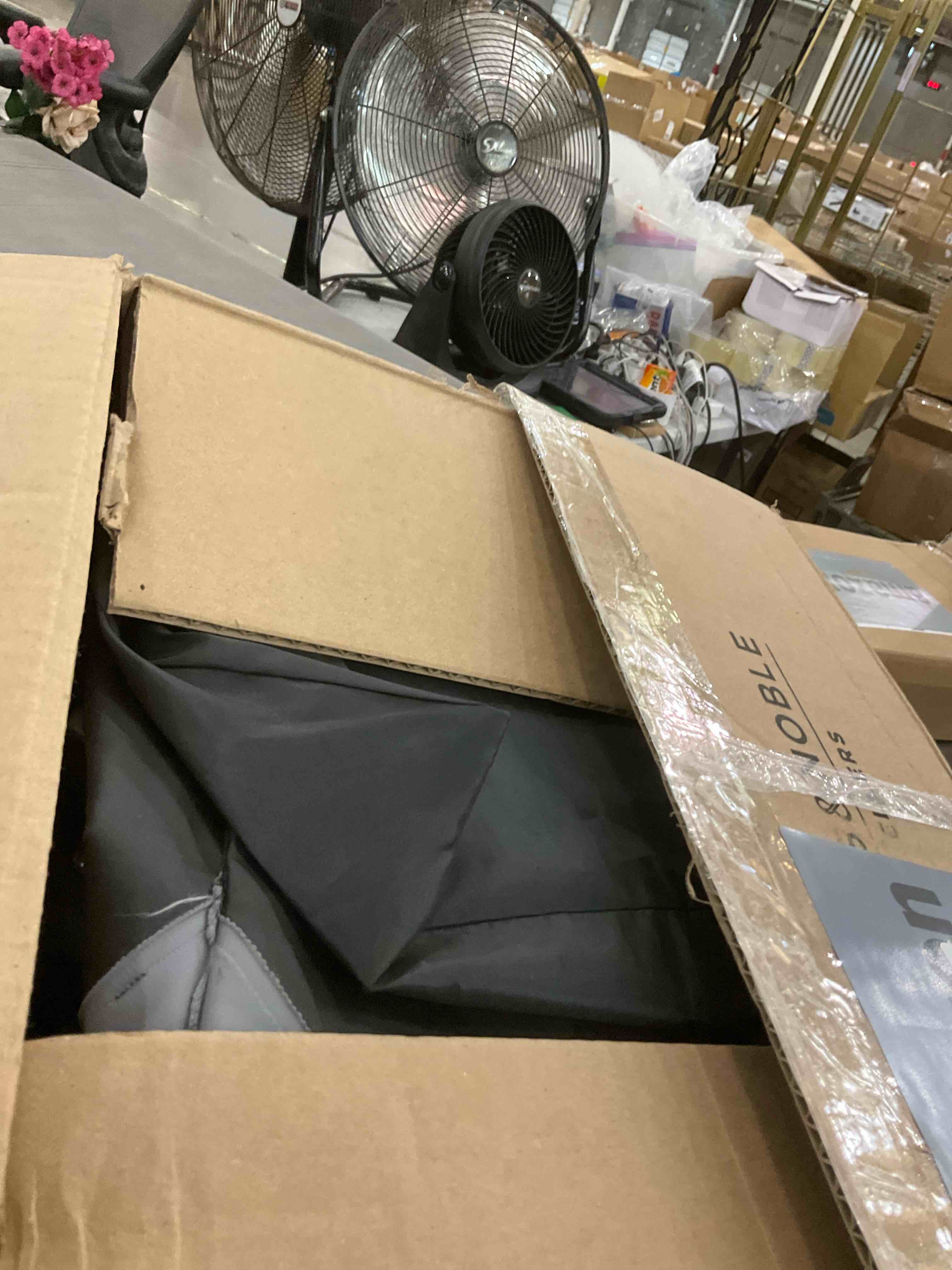 https://s3.amazonaws.com/lotting-images-prod/BargainHunt/EXS01497513_1720704757940.jpeg