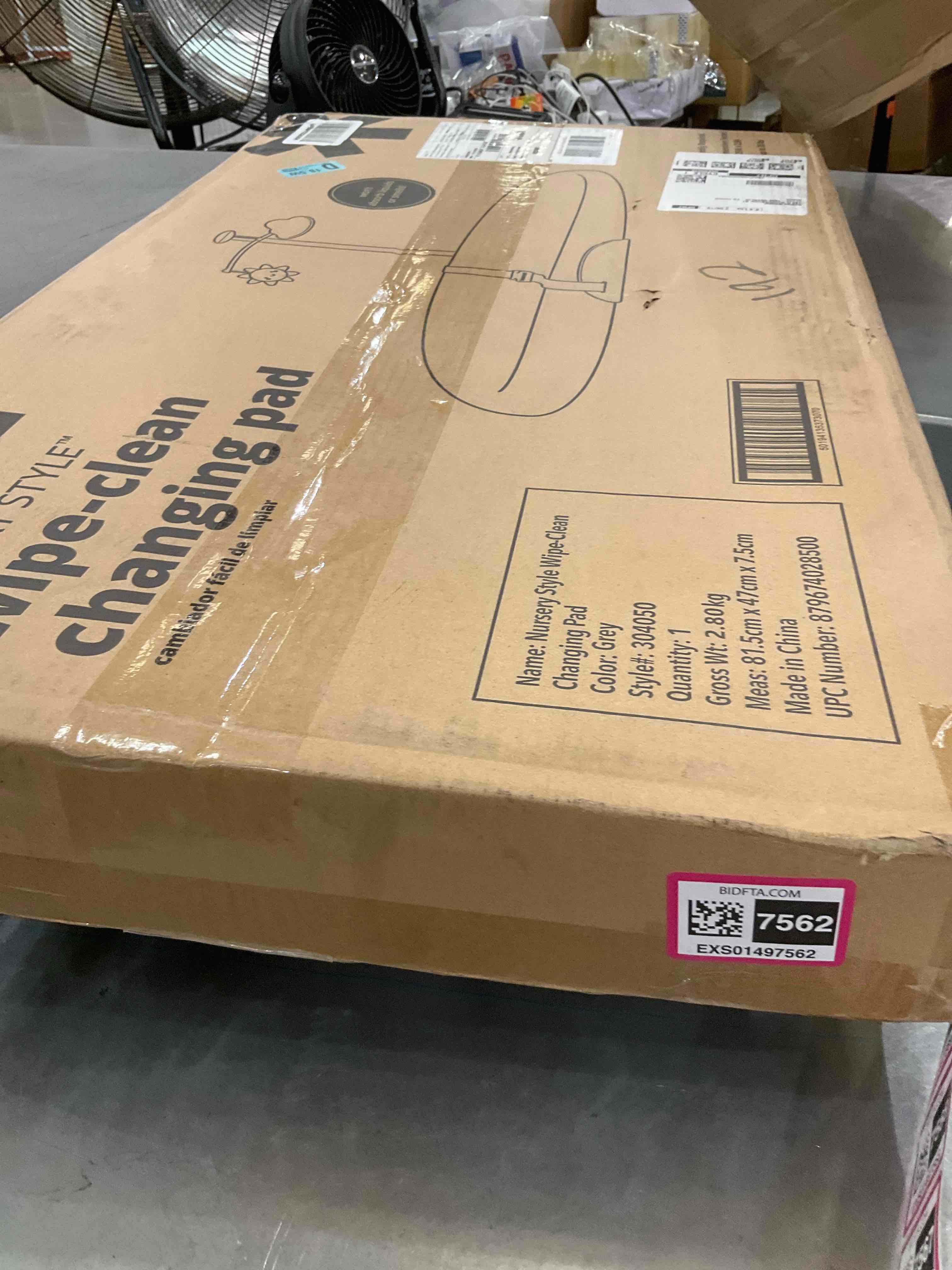 https://s3.amazonaws.com/lotting-images-prod/BargainHunt/EXS01497562_1720710021794.jpeg