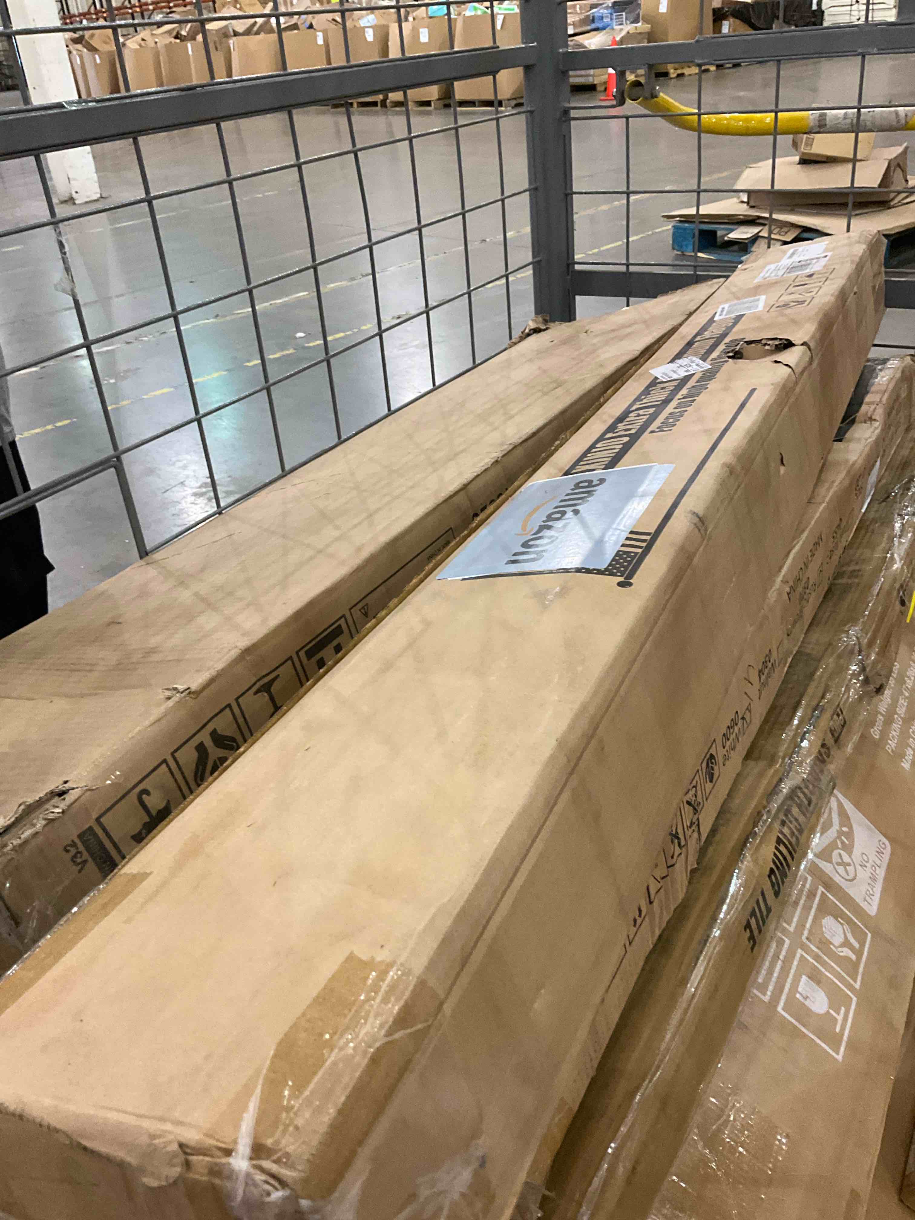 https://s3.amazonaws.com/lotting-images-prod/BargainHunt/EXS01497948_1721141051200.jpeg