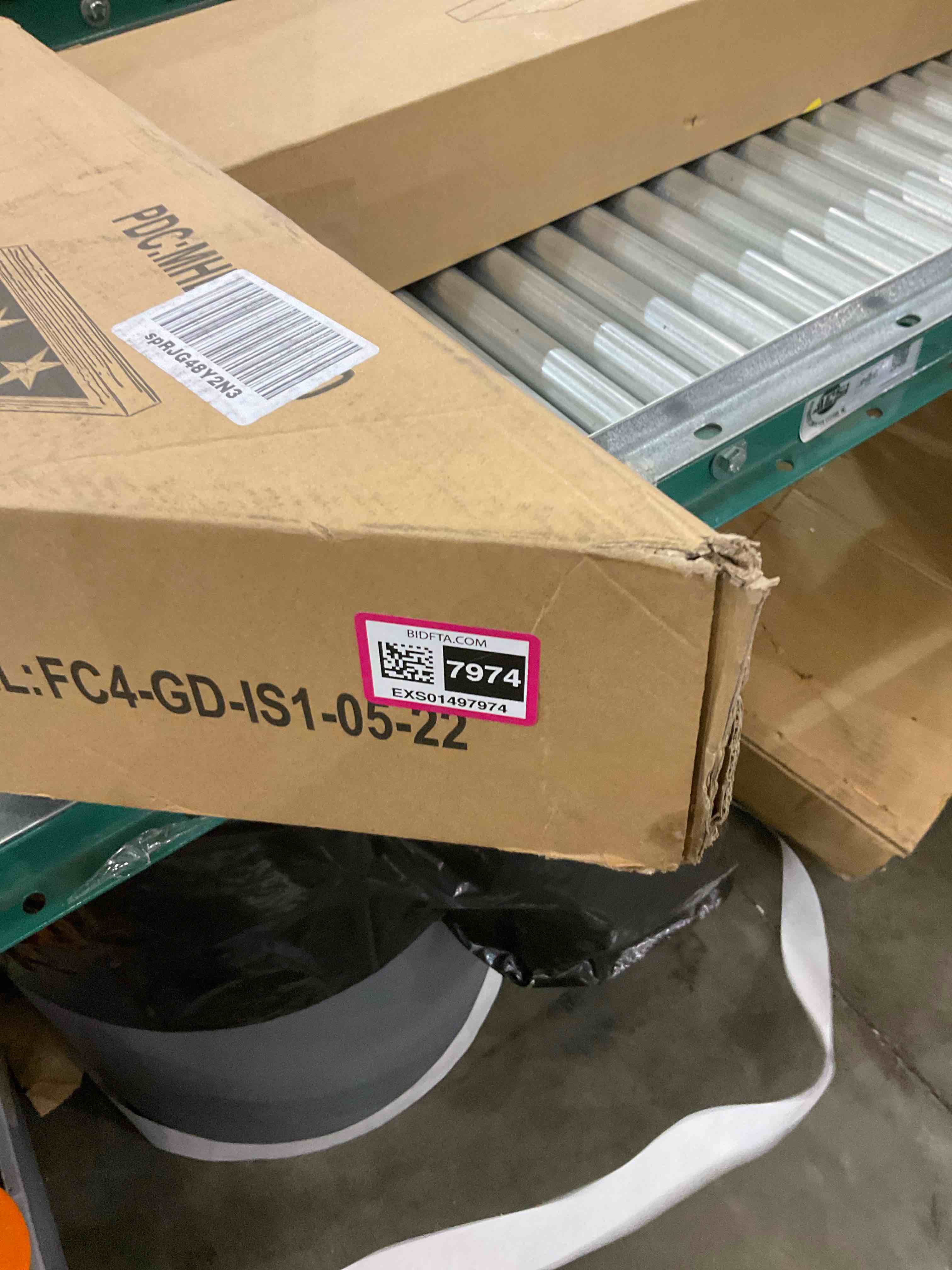 https://s3.amazonaws.com/lotting-images-prod/BargainHunt/EXS01497974_1721144202482.jpeg