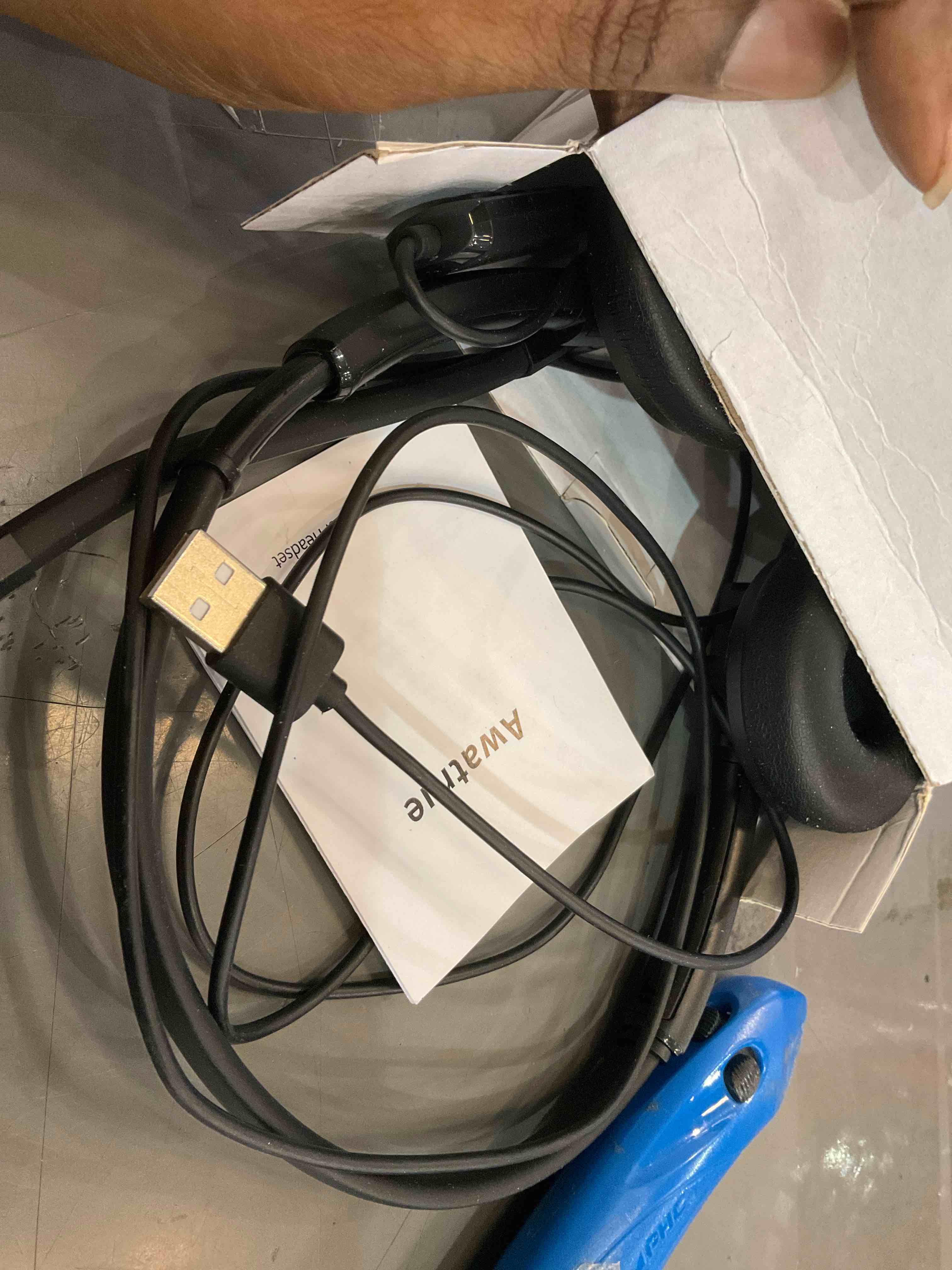 https://s3.amazonaws.com/lotting-images-prod/BargainHunt/EXS01498071_1716994577429.jpeg