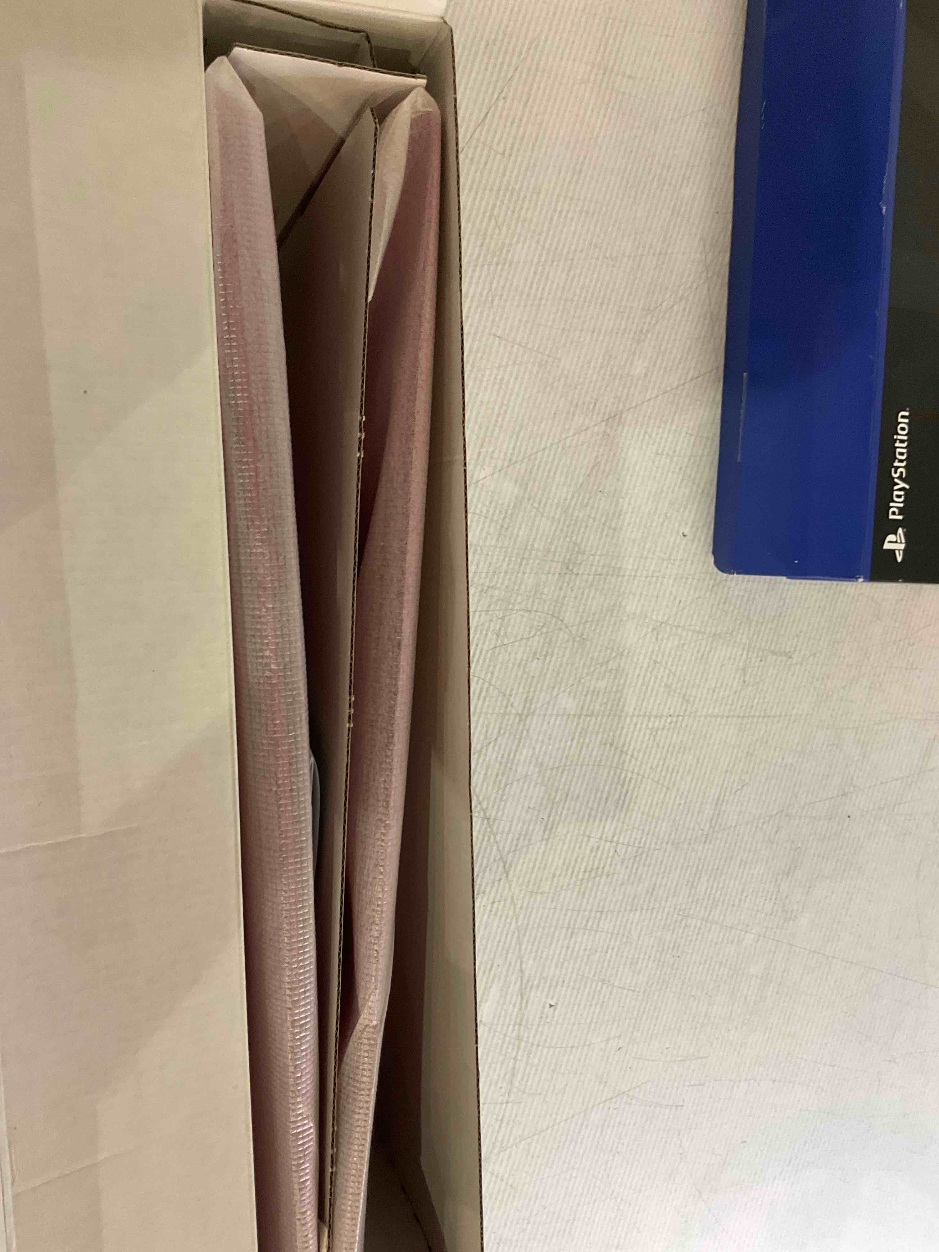 https://s3.amazonaws.com/lotting-images-prod/BargainHunt/EXS01498136_1717068971006.jpeg