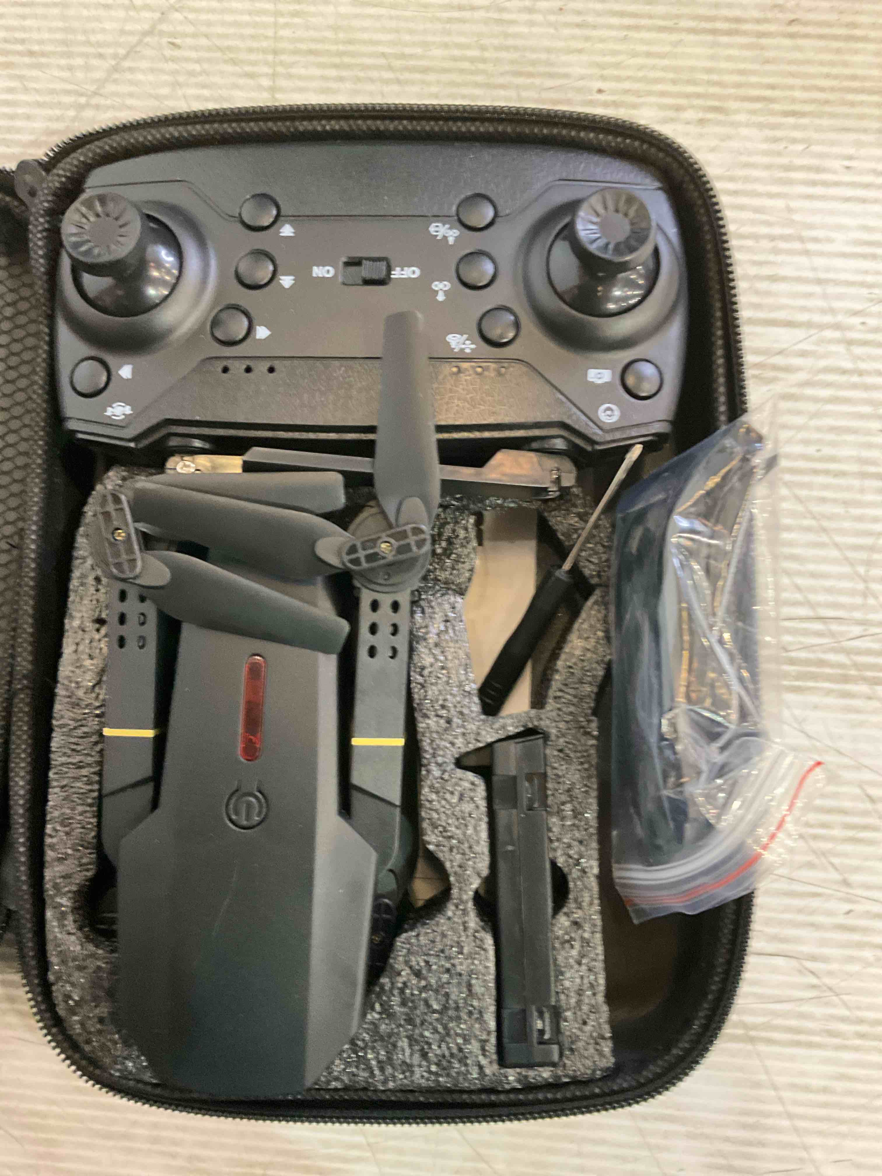 https://s3.amazonaws.com/lotting-images-prod/BargainHunt/EXS01498188_1717077752629.jpeg