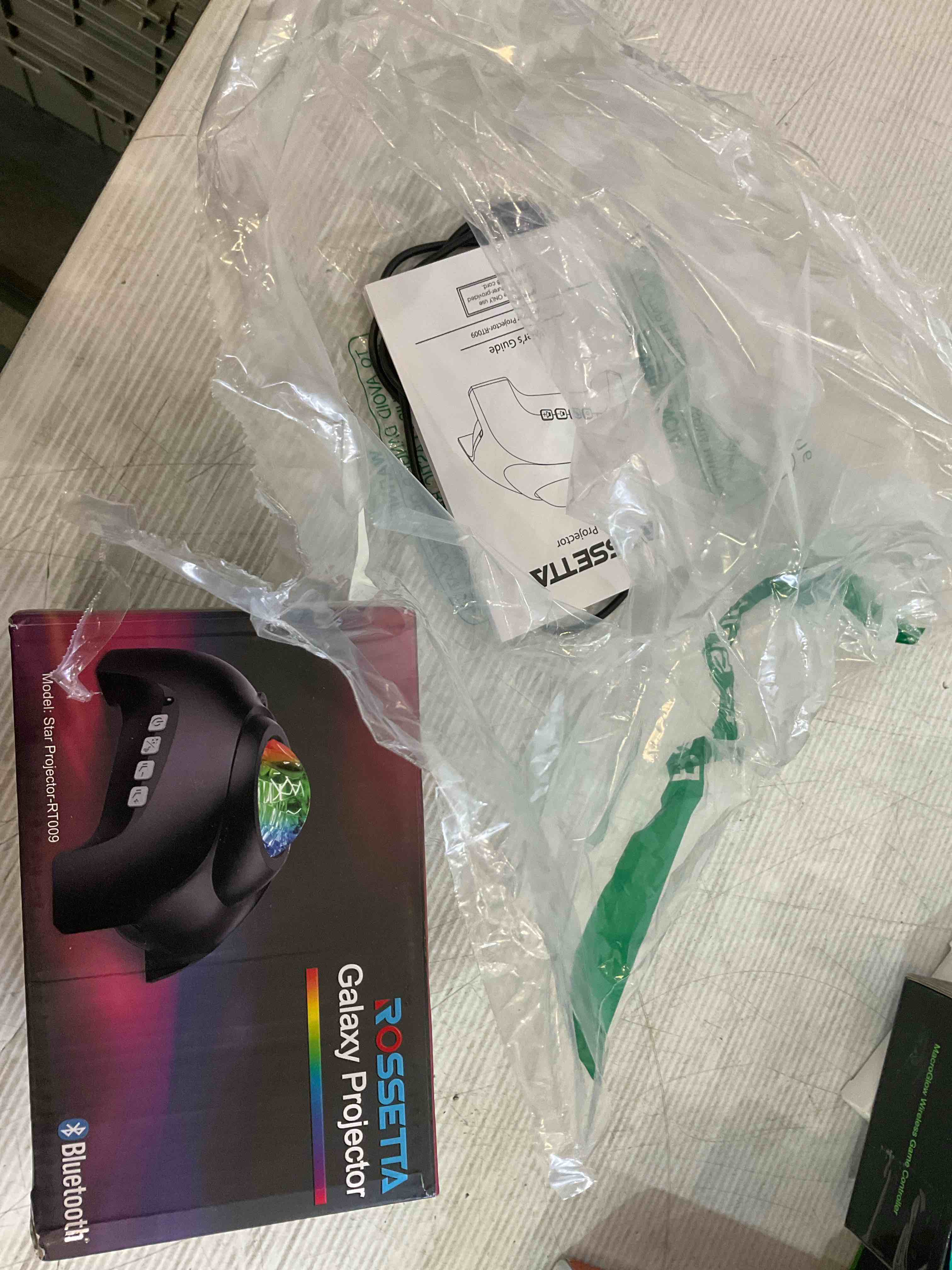 https://s3.amazonaws.com/lotting-images-prod/BargainHunt/EXS01498190_1717077936005.jpeg