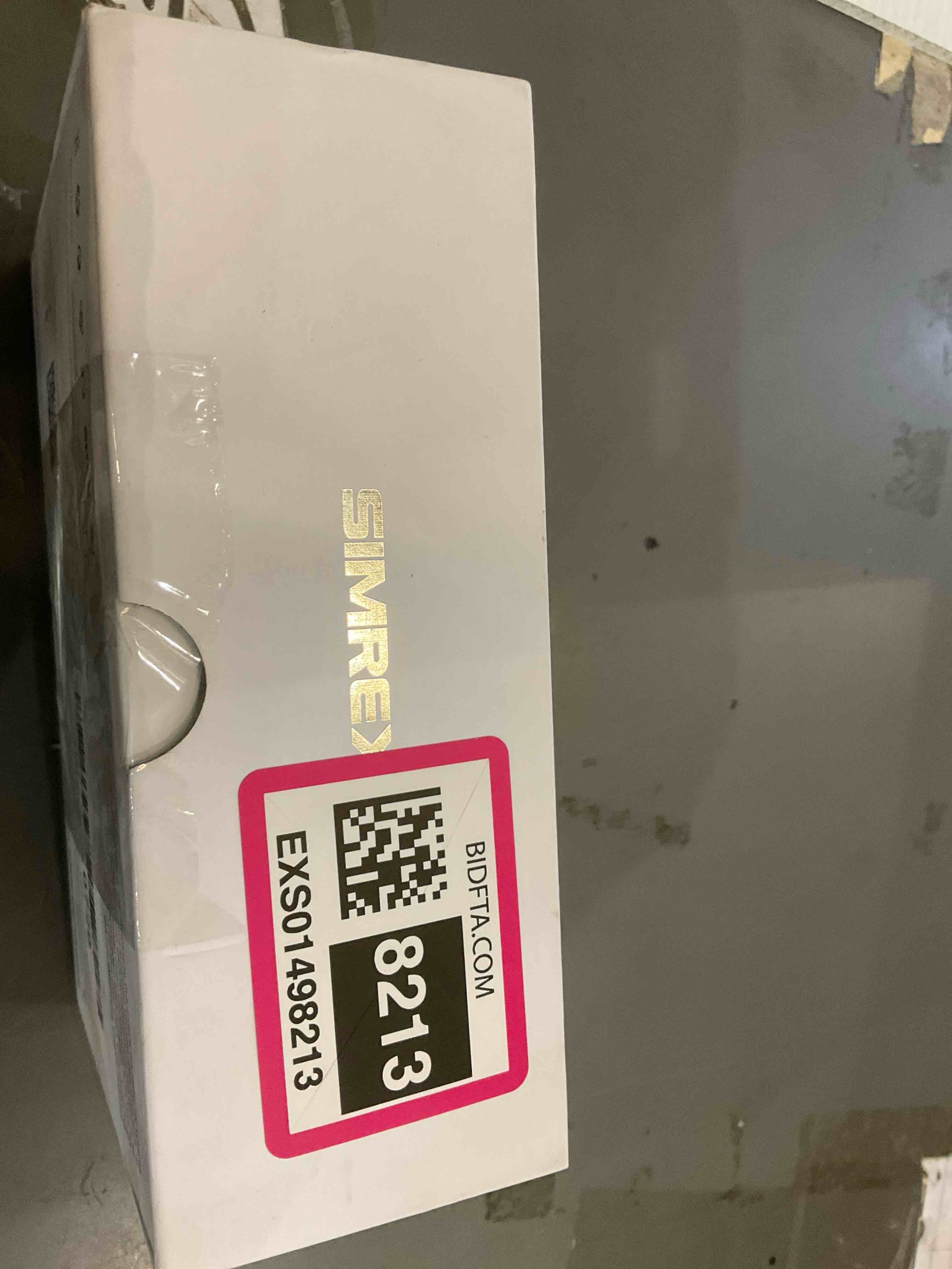 https://s3.amazonaws.com/lotting-images-prod/BargainHunt/EXS01498213_1717081666339.jpeg