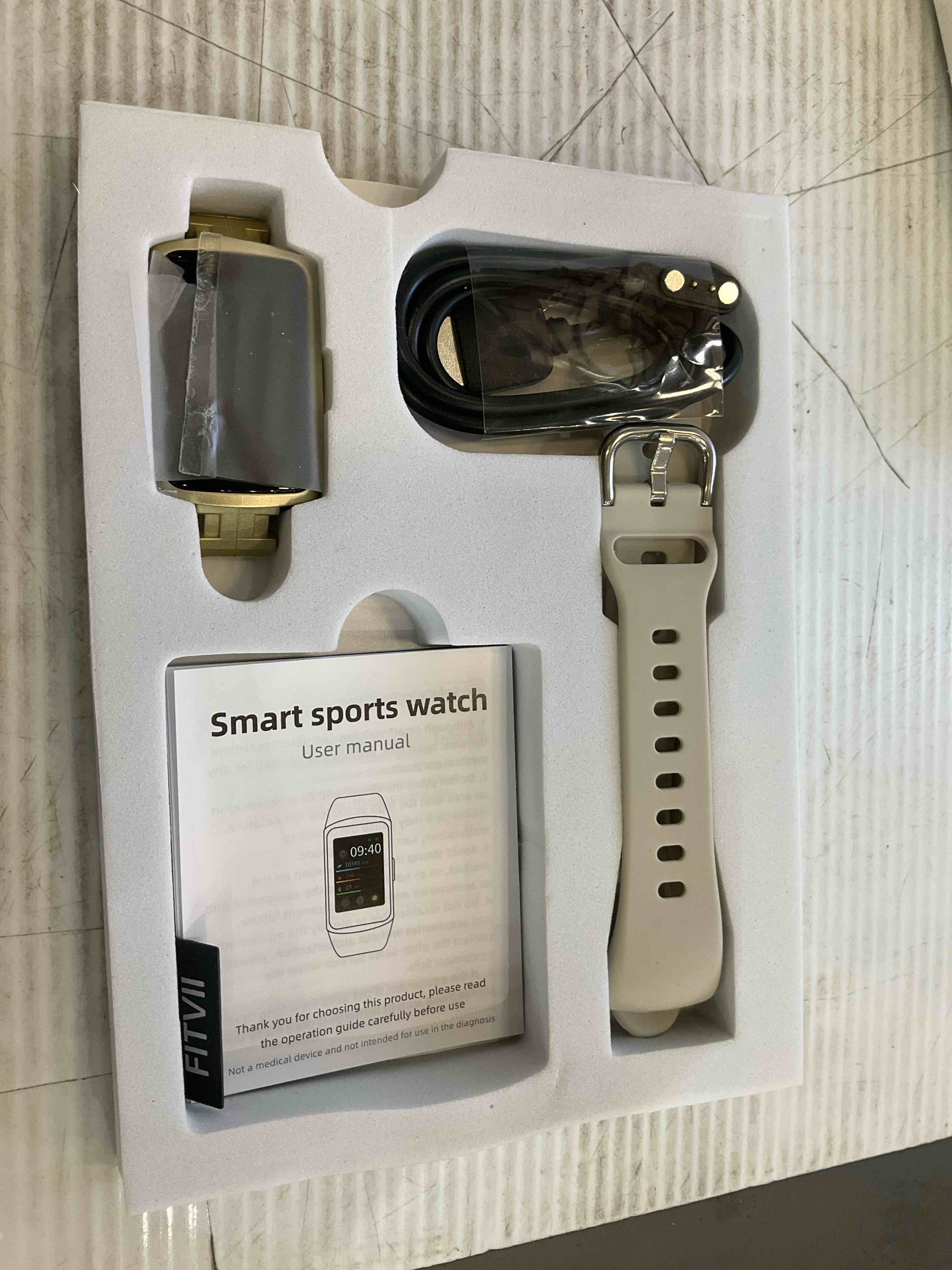 https://s3.amazonaws.com/lotting-images-prod/BargainHunt/EXS01498255_1717095548378.jpeg