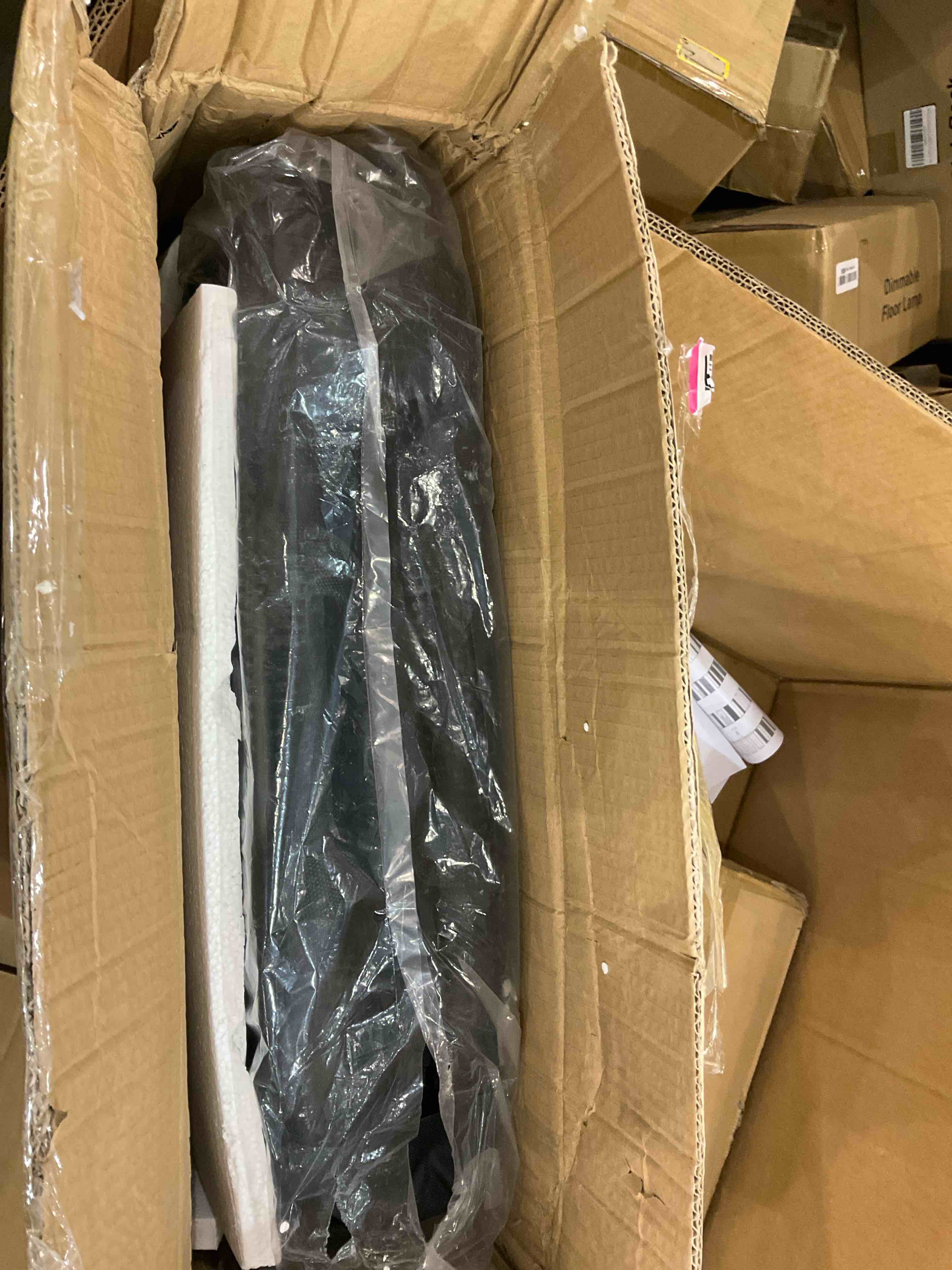 https://s3.amazonaws.com/lotting-images-prod/BargainHunt/EXS01498304_1717591373337.jpeg