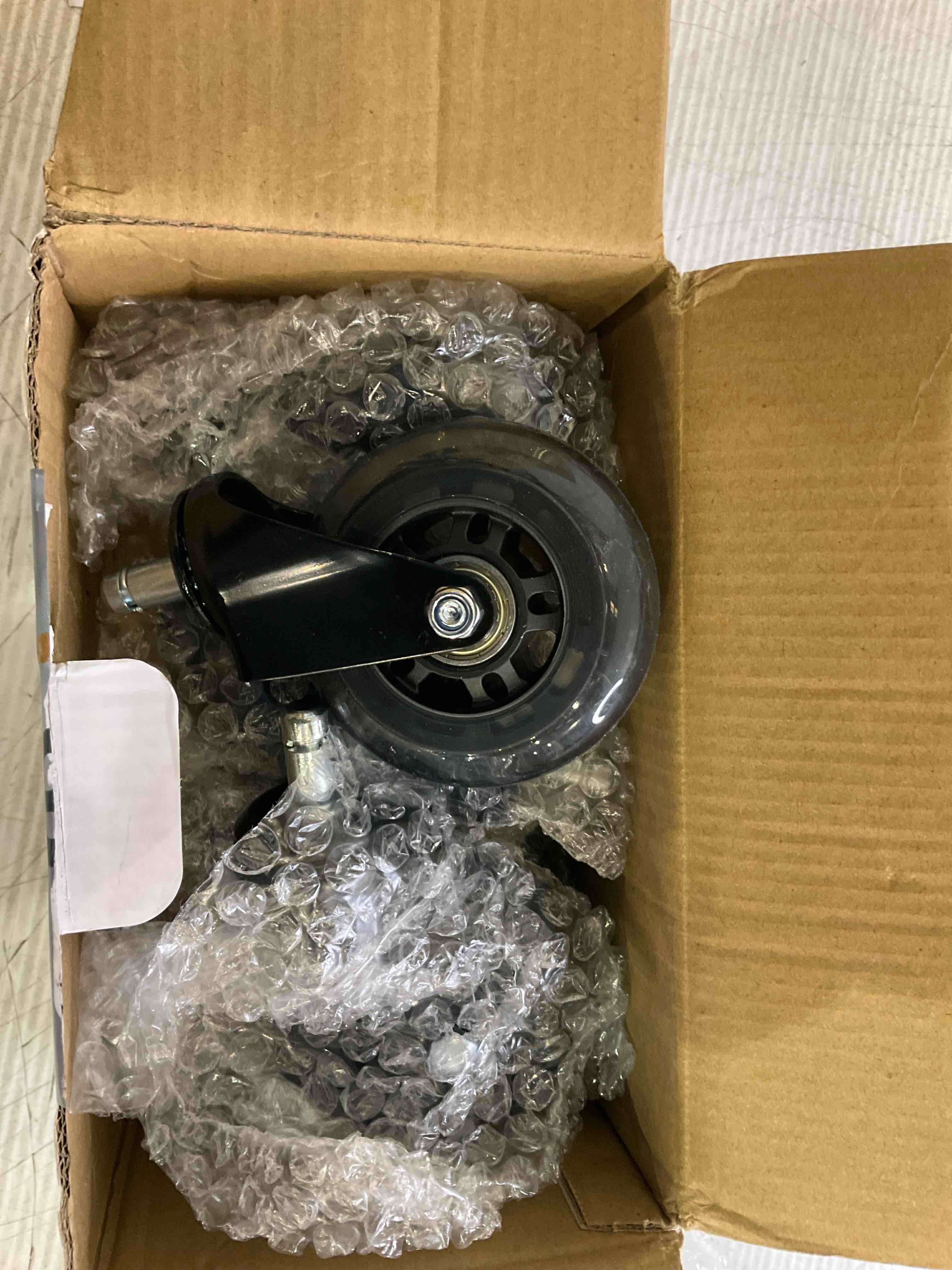 https://s3.amazonaws.com/lotting-images-prod/BargainHunt/EXS01498416_1718019352669.jpeg