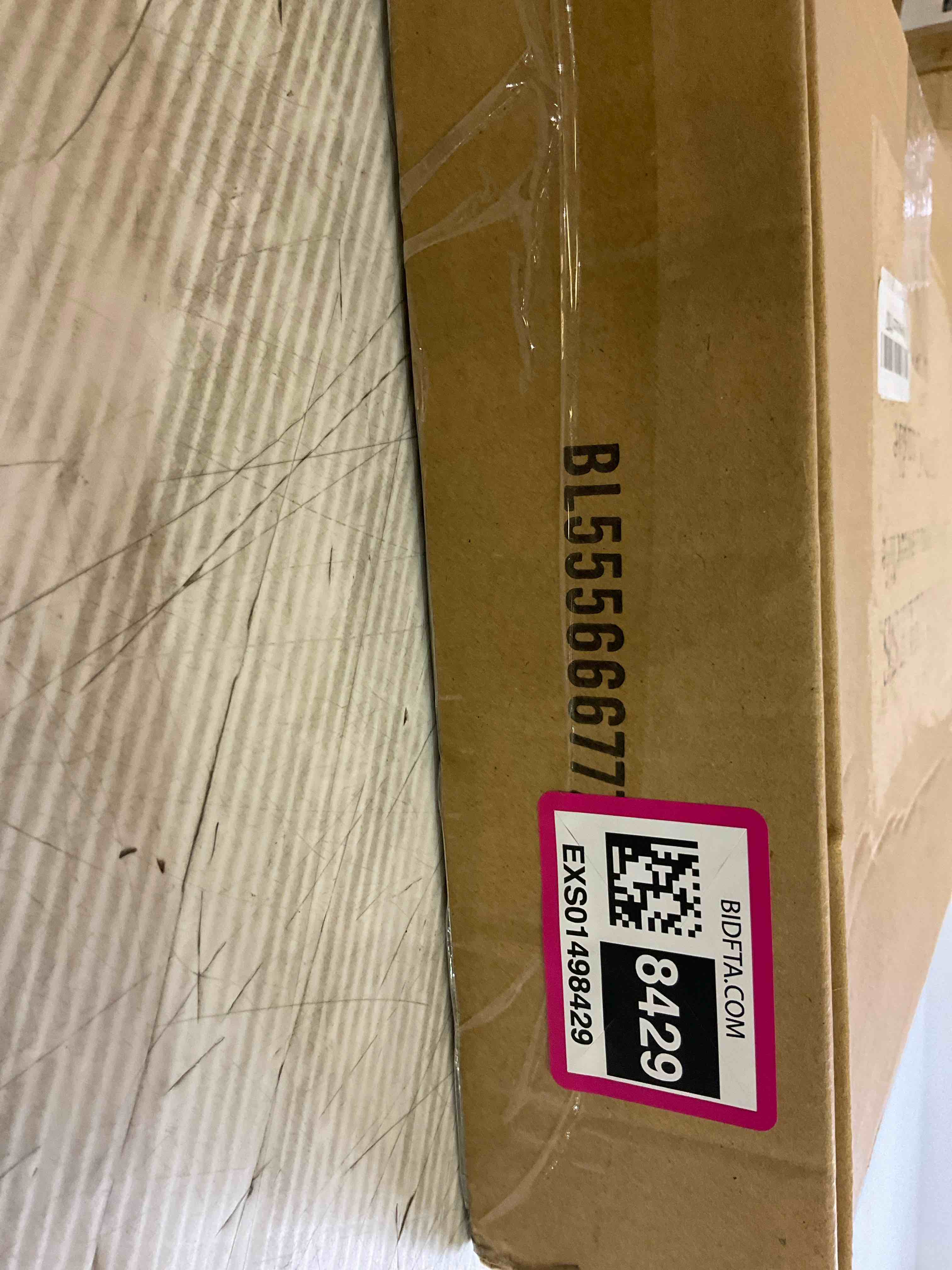 https://s3.amazonaws.com/lotting-images-prod/BargainHunt/EXS01498429_1718027368724.jpeg