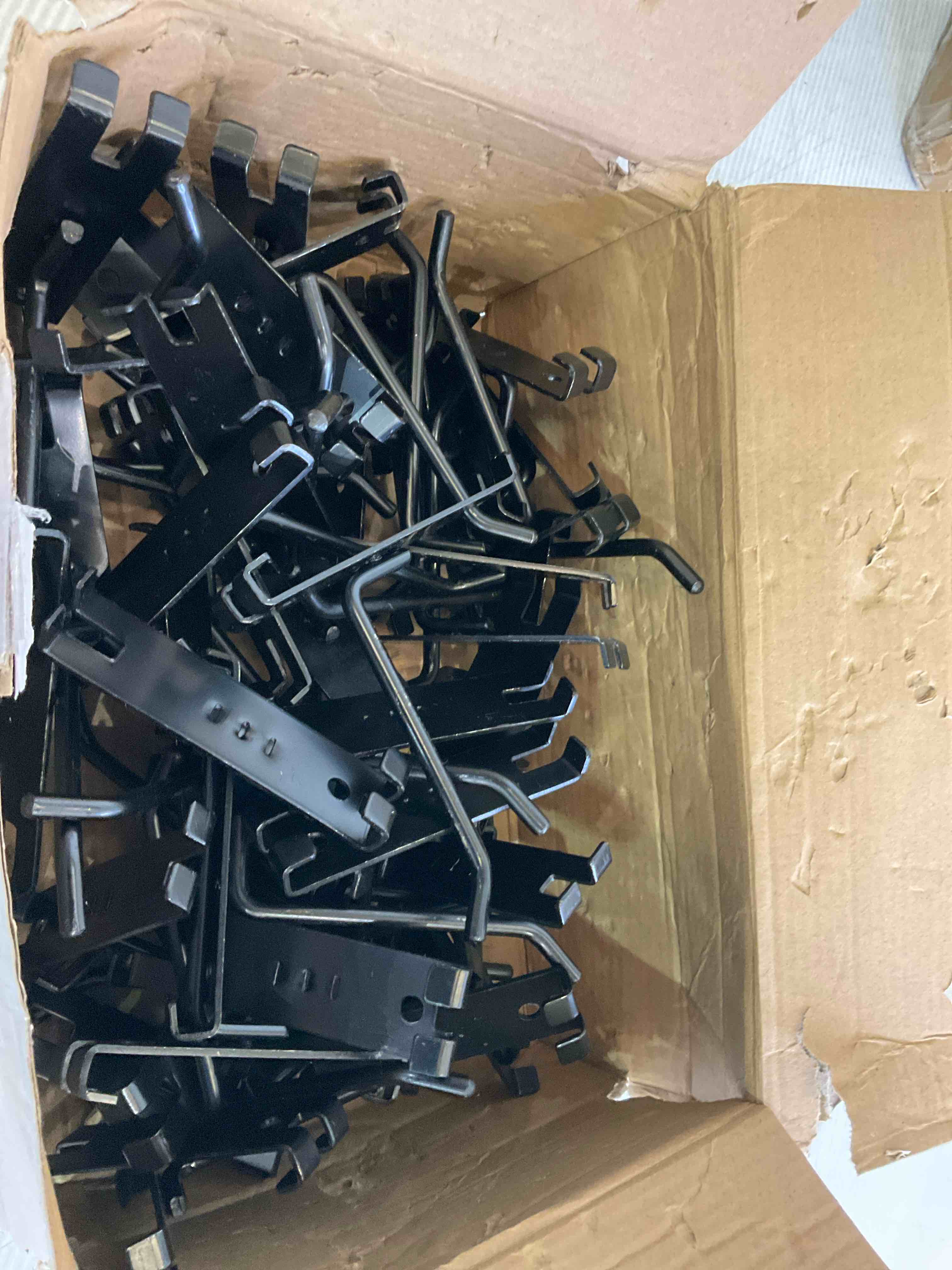 https://s3.amazonaws.com/lotting-images-prod/BargainHunt/EXS01498430_1718027592207.jpeg