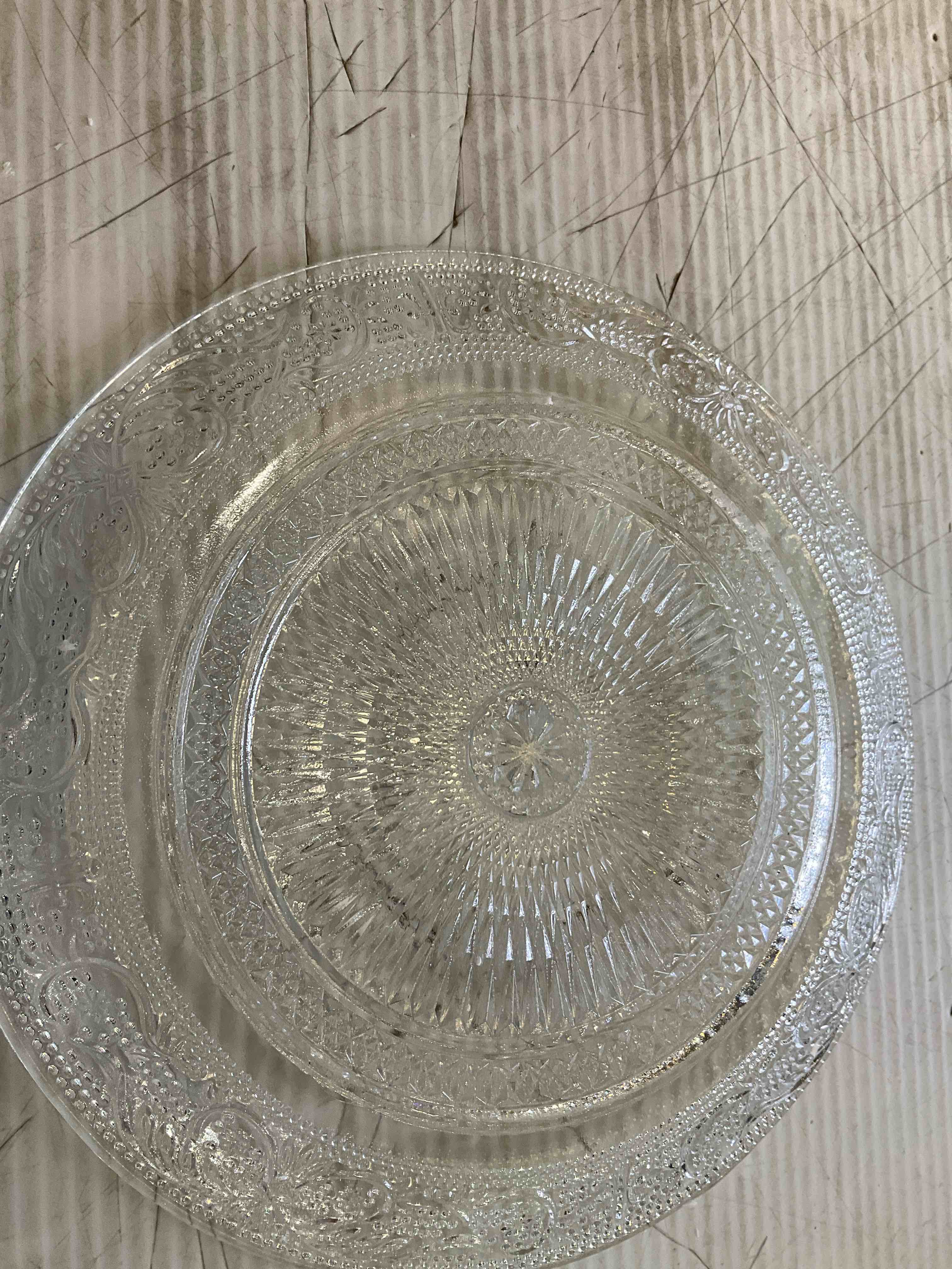 https://s3.amazonaws.com/lotting-images-prod/BargainHunt/EXS01498435_1718029197465.jpeg