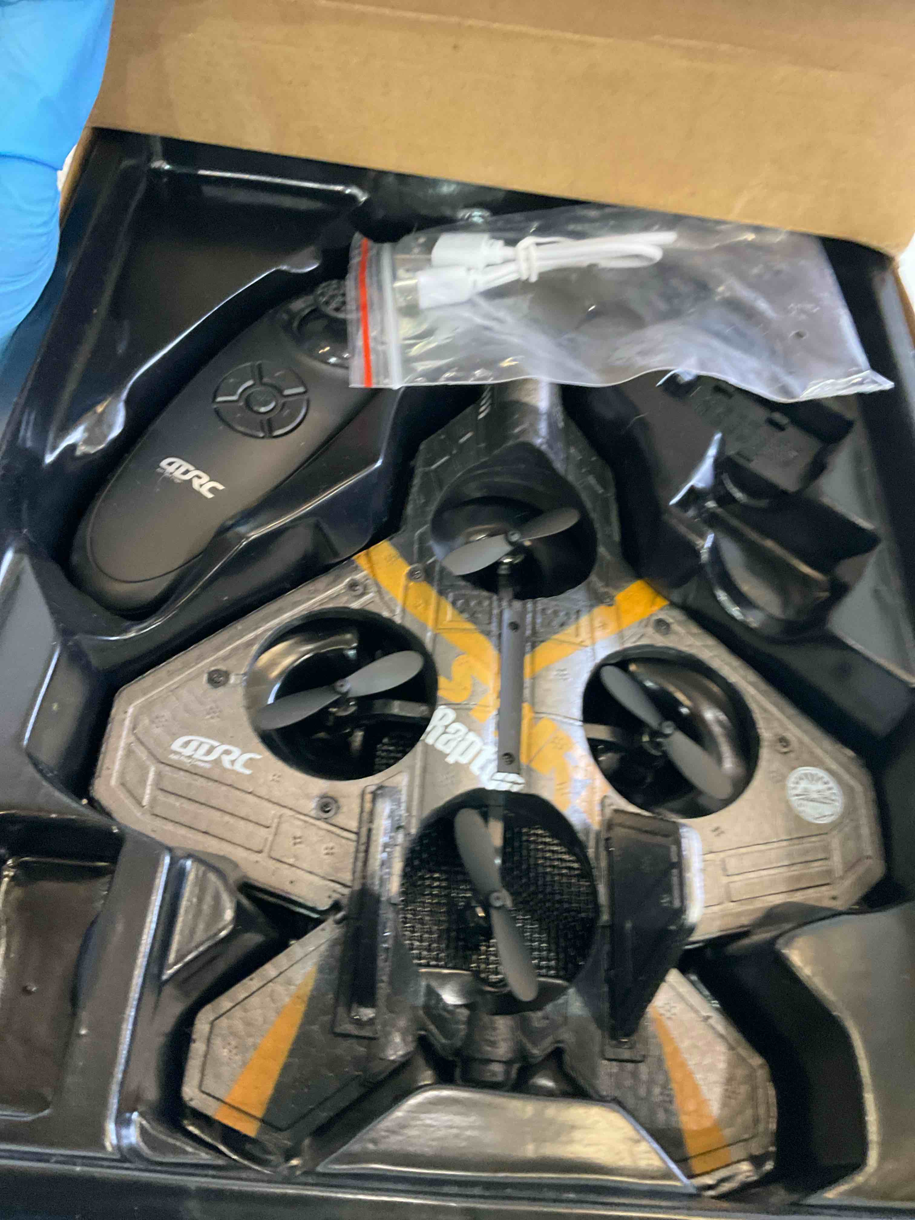 https://s3.amazonaws.com/lotting-images-prod/BargainHunt/EXS01498478_1718113358329.jpeg