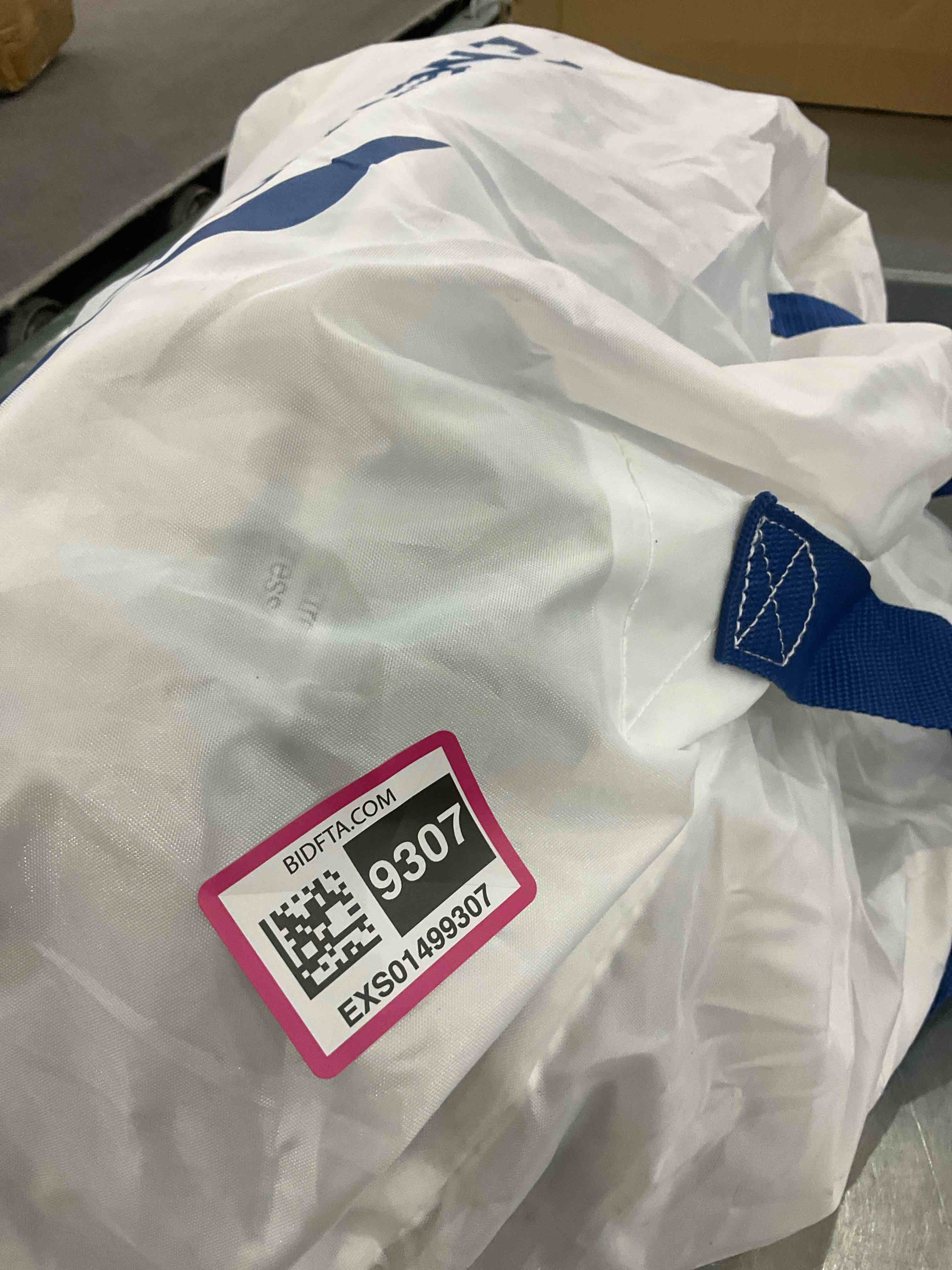 https://s3.amazonaws.com/lotting-images-prod/BargainHunt/EXS01499307_1717602252023.jpeg