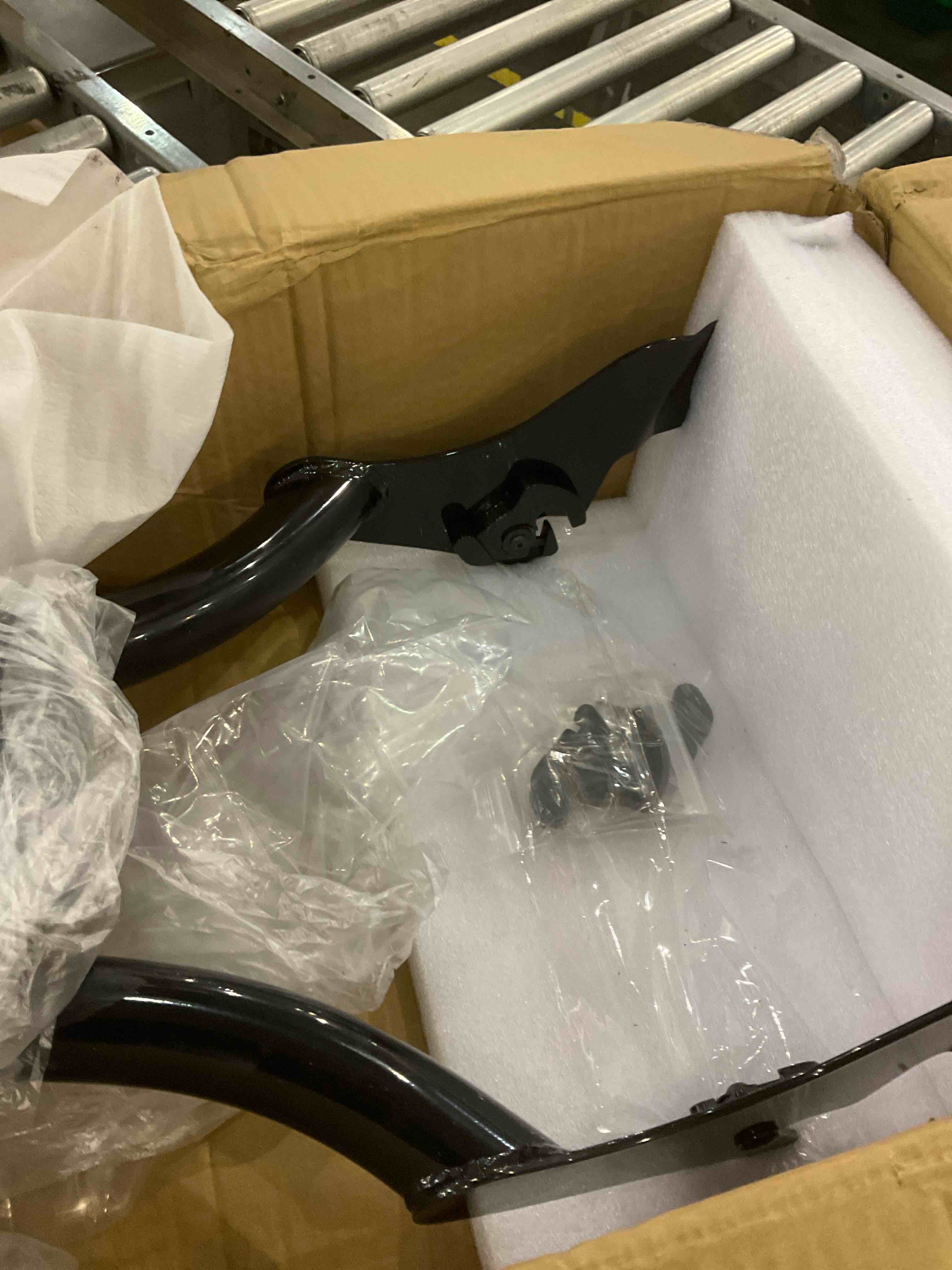https://s3.amazonaws.com/lotting-images-prod/BargainHunt/EXS01499542_1717067759509.jpeg