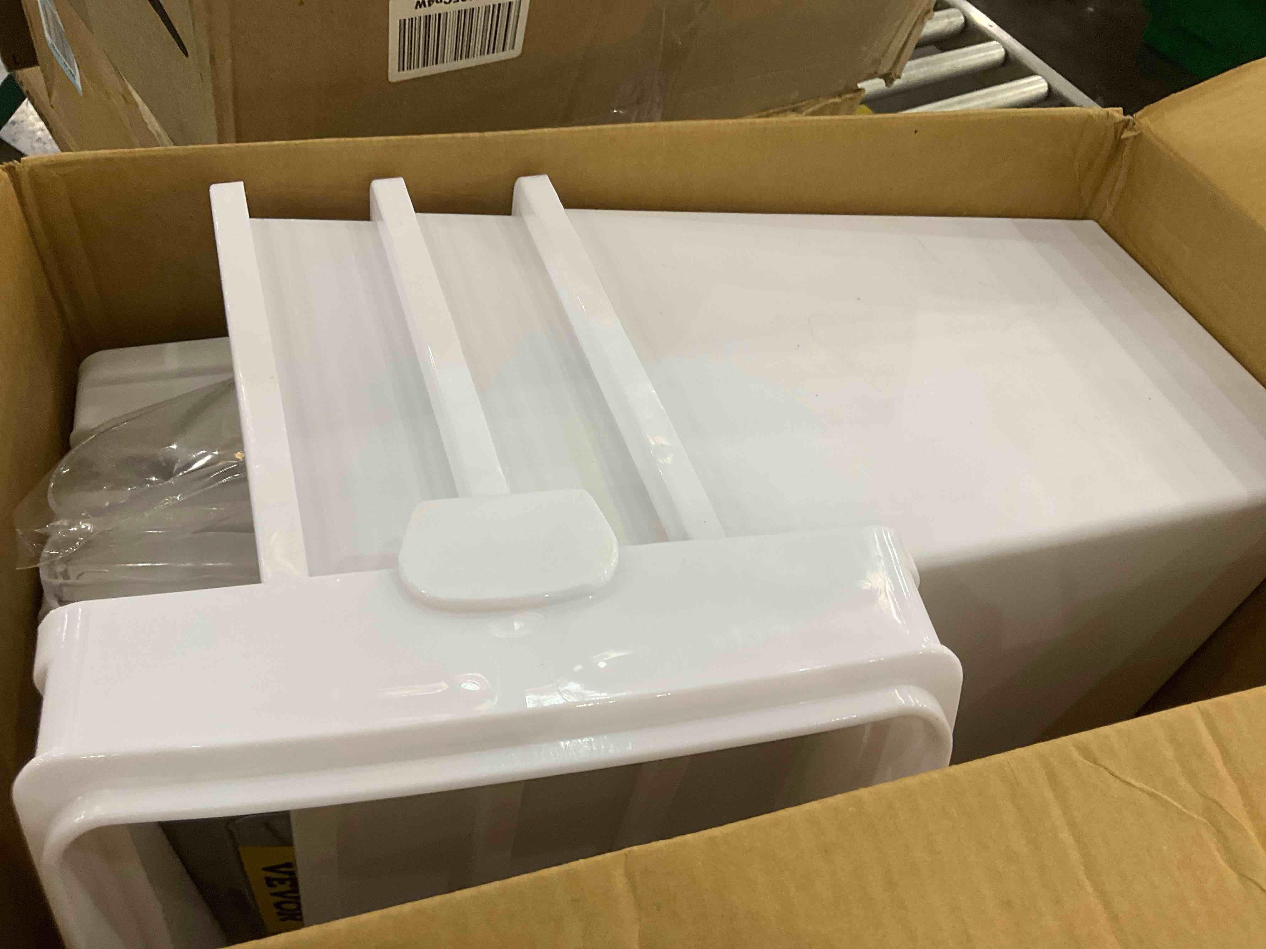 https://s3.amazonaws.com/lotting-images-prod/BargainHunt/EXS01499581_1717072406423.jpeg