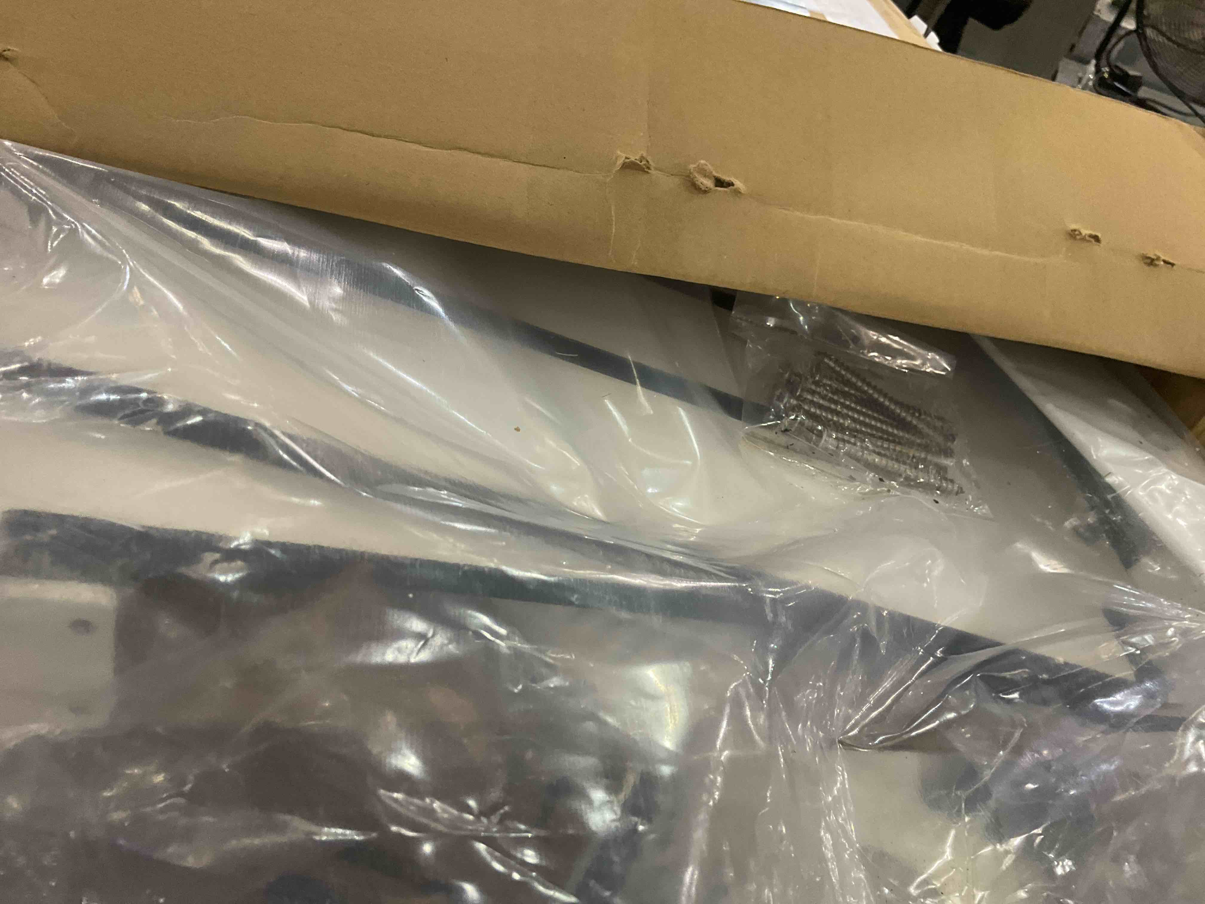 https://s3.amazonaws.com/lotting-images-prod/BargainHunt/EXS01499586_1717072841170.jpeg