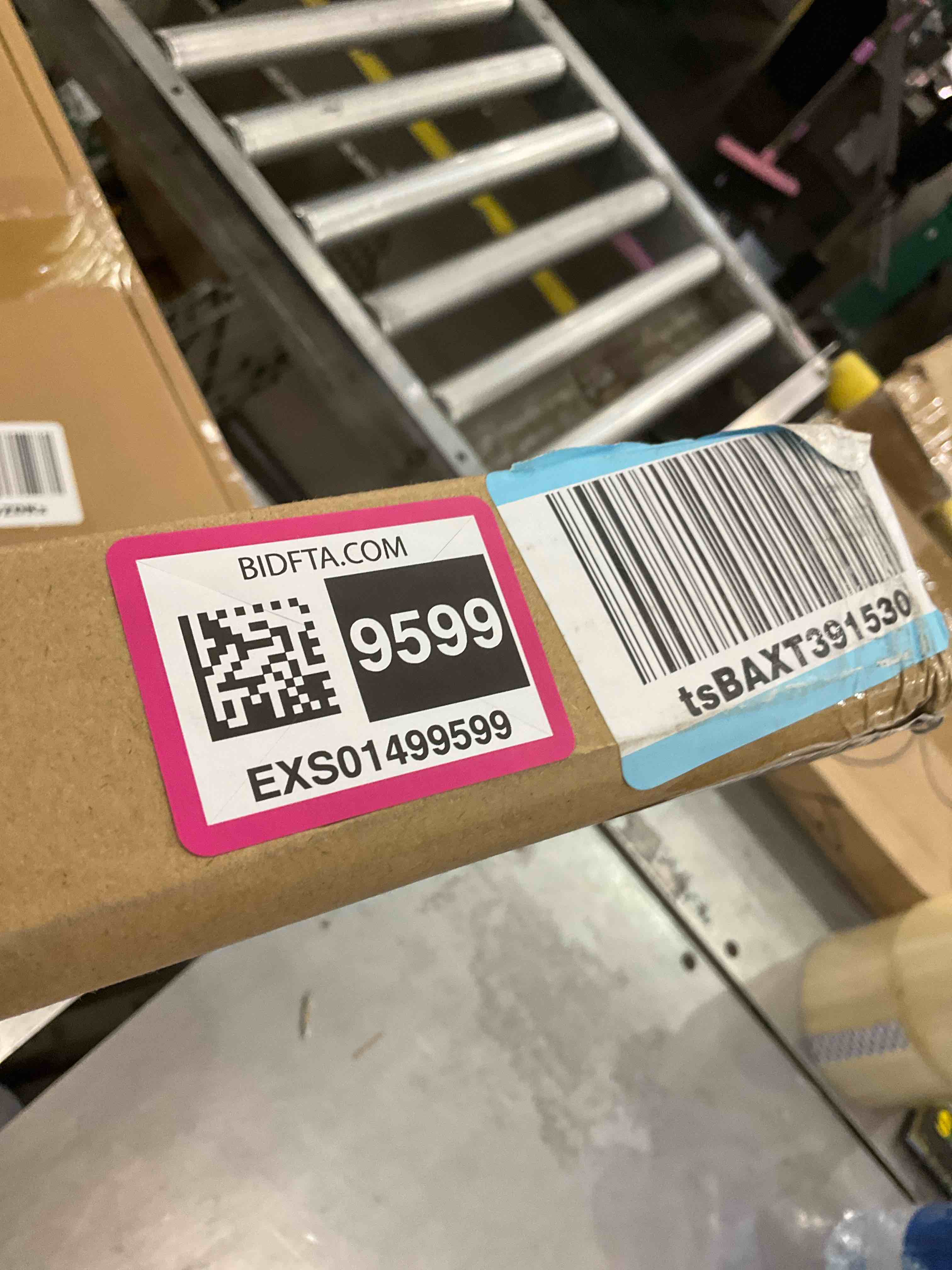 https://s3.amazonaws.com/lotting-images-prod/BargainHunt/EXS01499599_1717075937599.jpeg