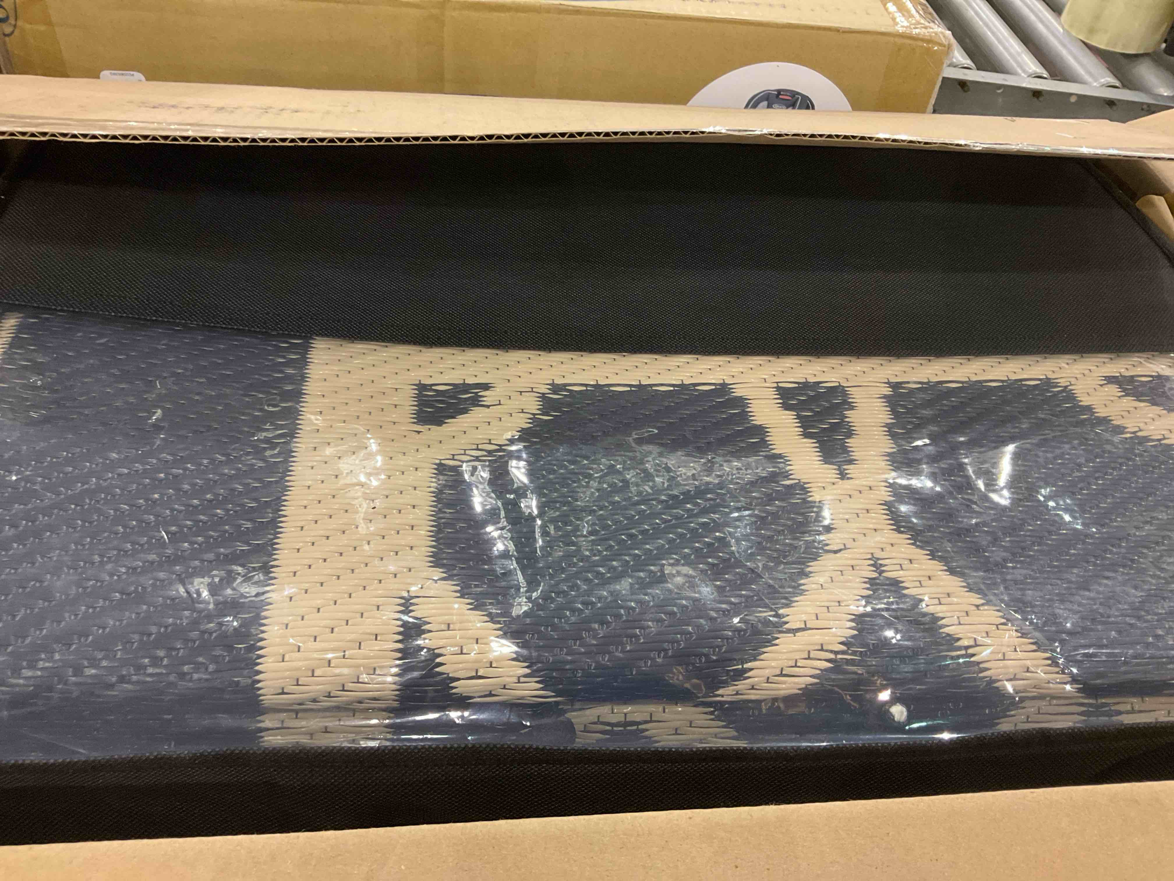 https://s3.amazonaws.com/lotting-images-prod/BargainHunt/EXS01499715_1717154457384.jpeg