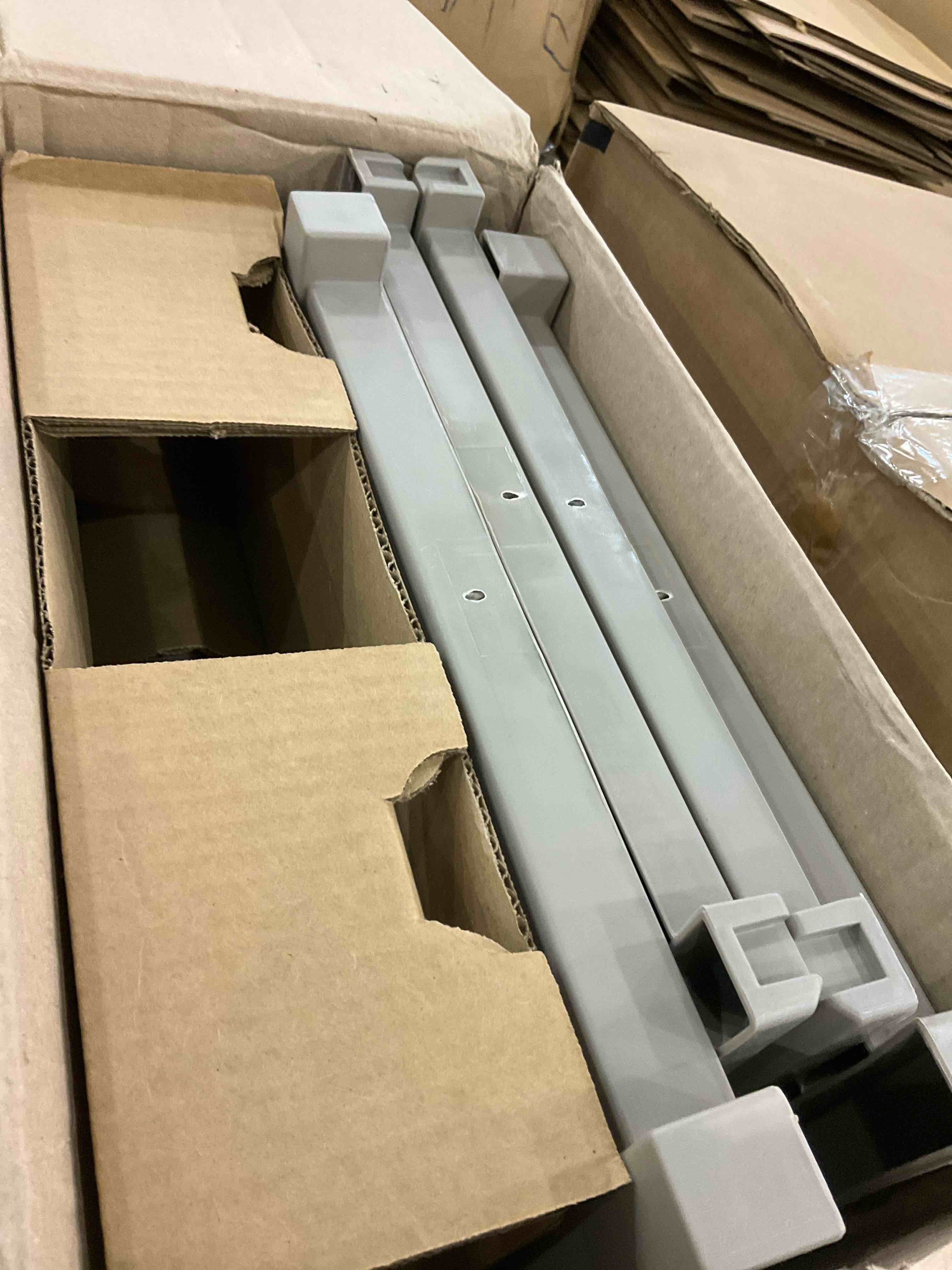 https://s3.amazonaws.com/lotting-images-prod/BargainHunt/EXS01499716_1717154543837.jpeg