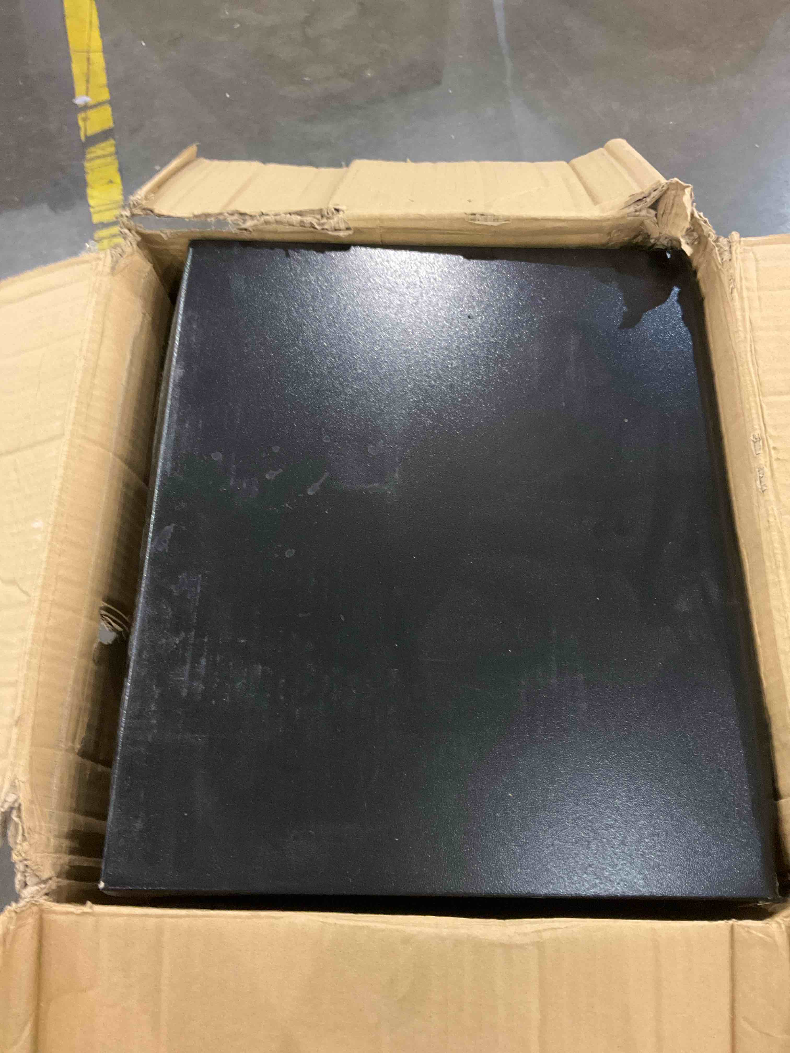 https://s3.amazonaws.com/lotting-images-prod/BargainHunt/EXS01499717_1717154706585.jpeg