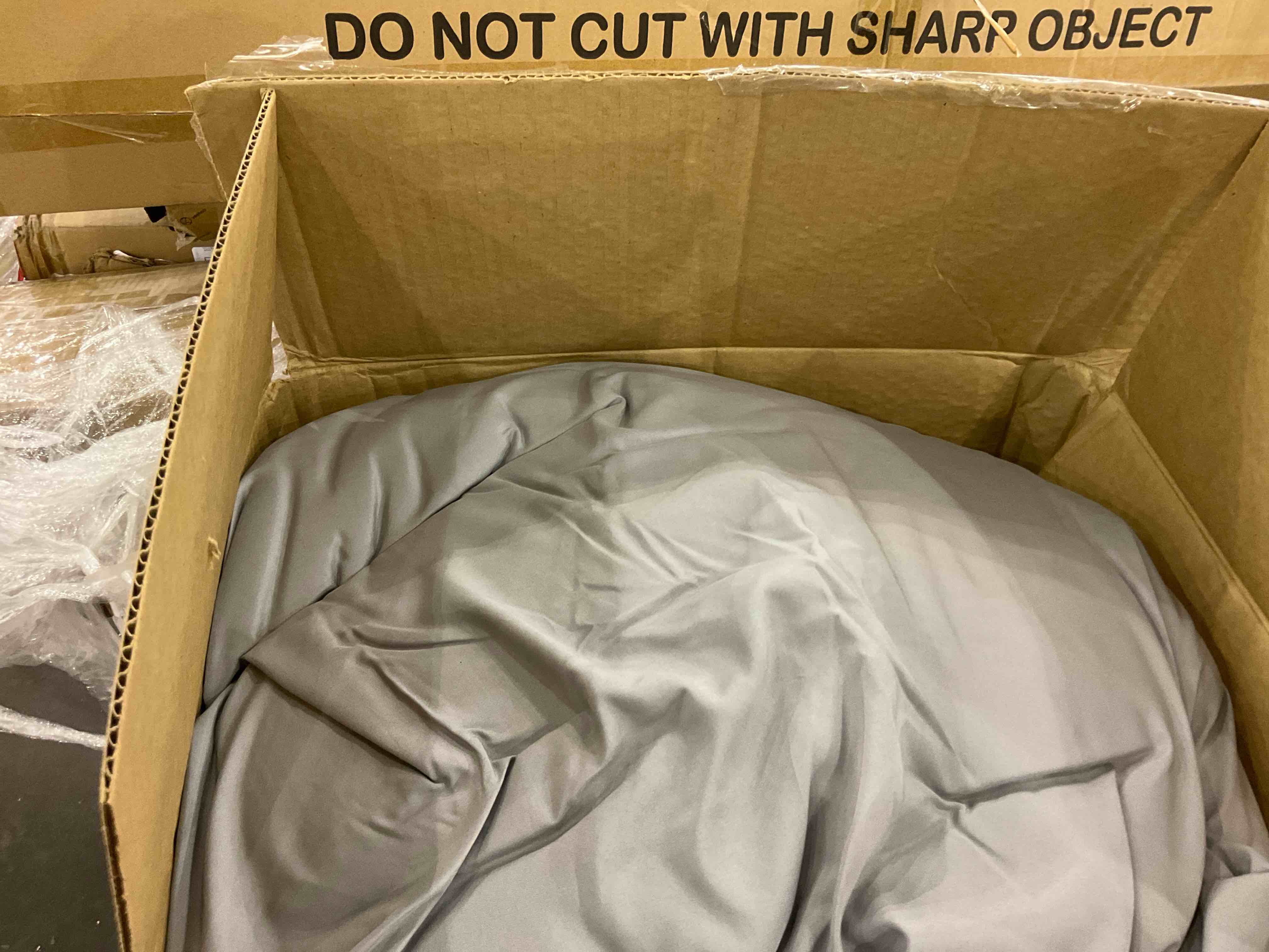 https://s3.amazonaws.com/lotting-images-prod/BargainHunt/EXS01499765_1717162548075.jpeg
