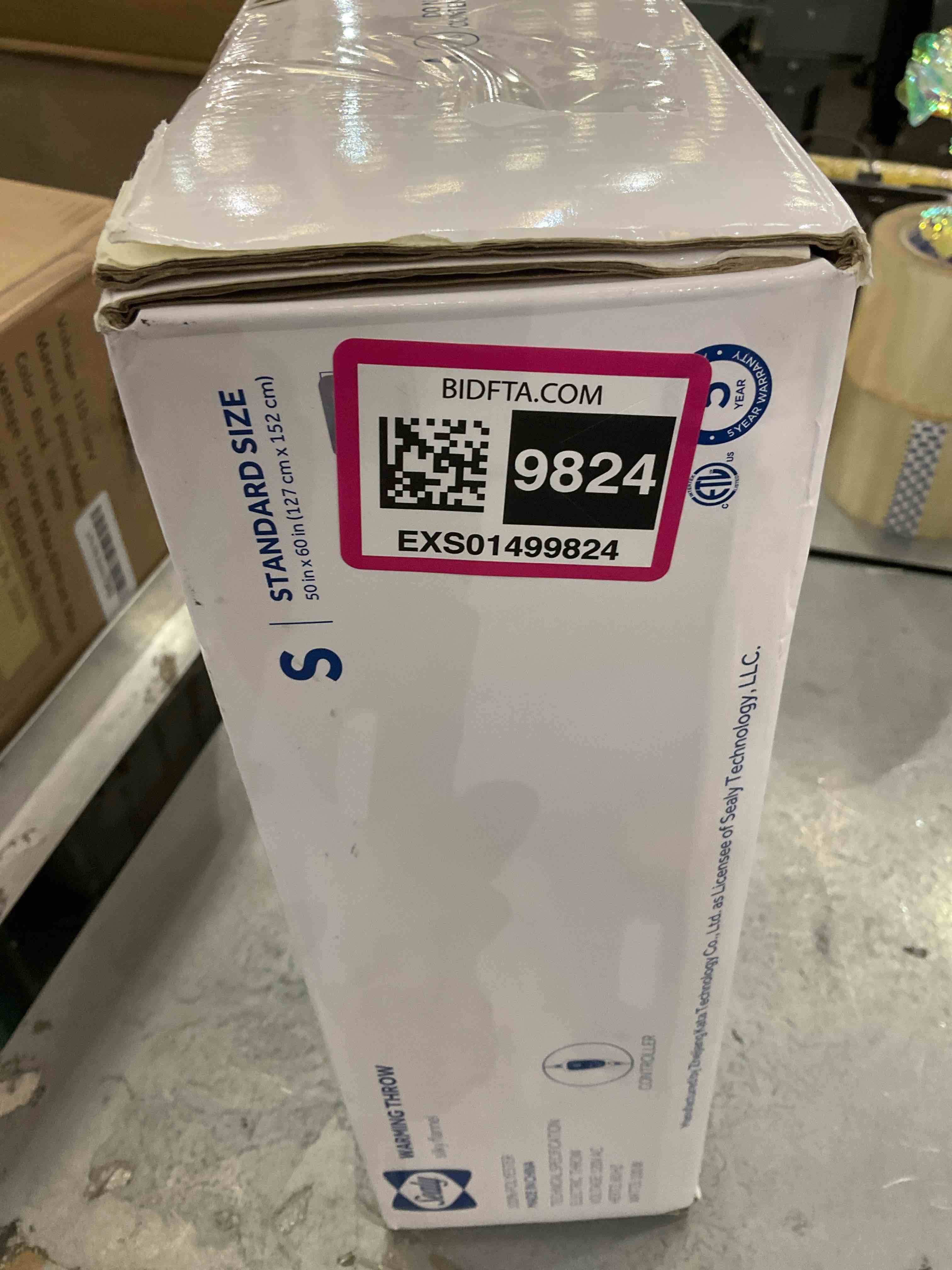 https://s3.amazonaws.com/lotting-images-prod/BargainHunt/EXS01499824_1717177063205.jpeg