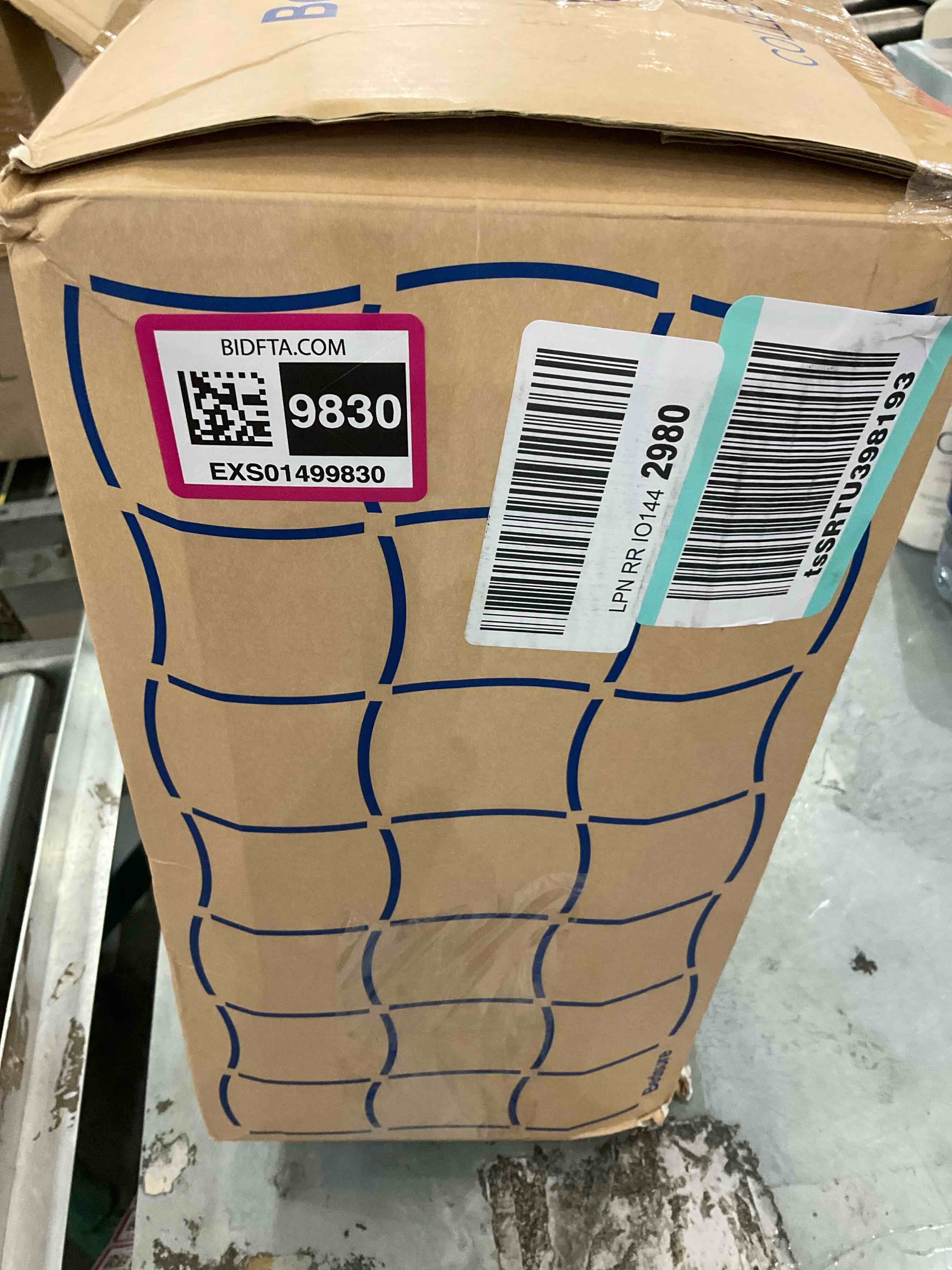 https://s3.amazonaws.com/lotting-images-prod/BargainHunt/EXS01499830_1717177415156.jpeg