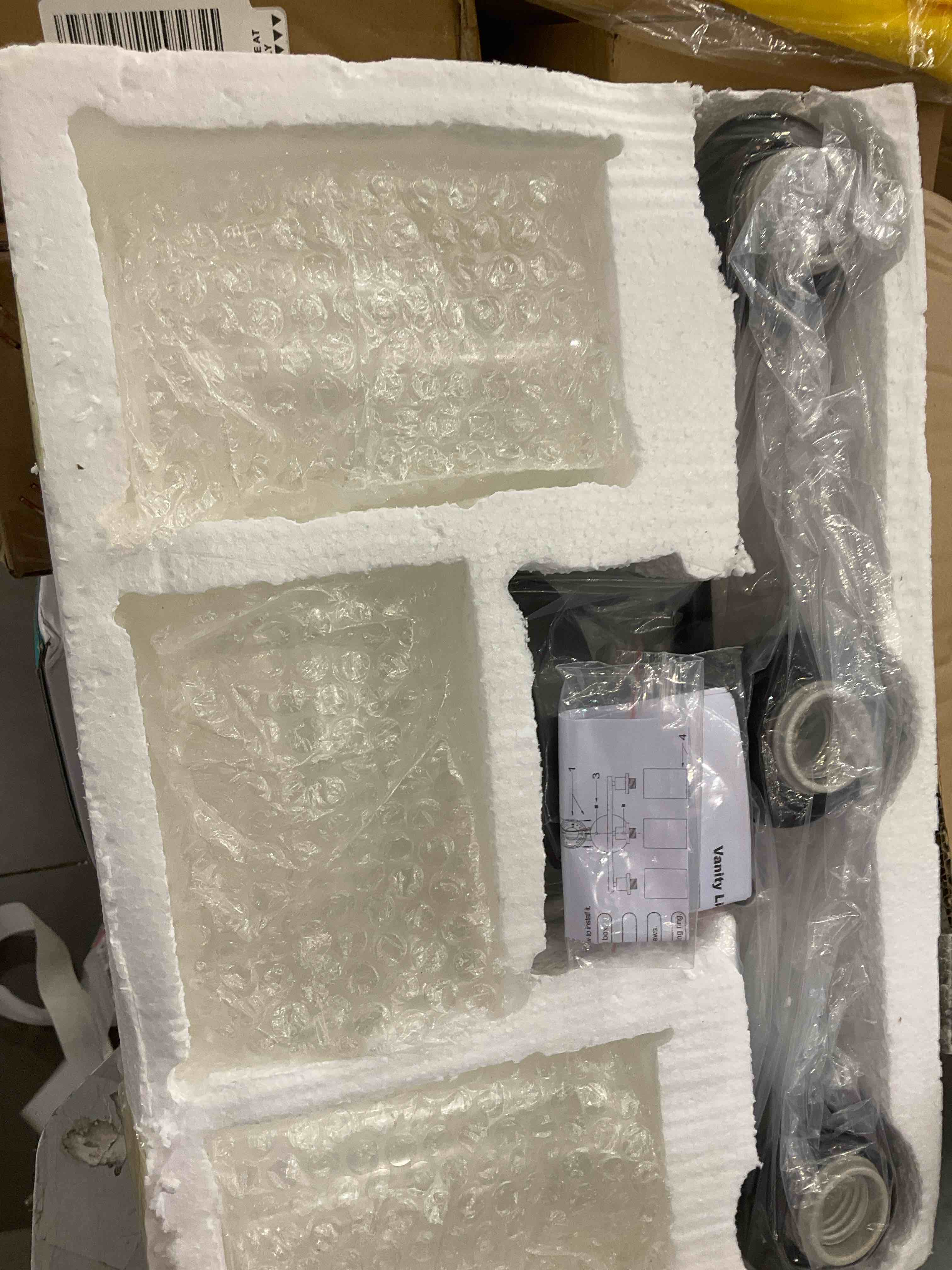 https://s3.amazonaws.com/lotting-images-prod/BargainHunt/EXS01499843_1717180185642.jpeg