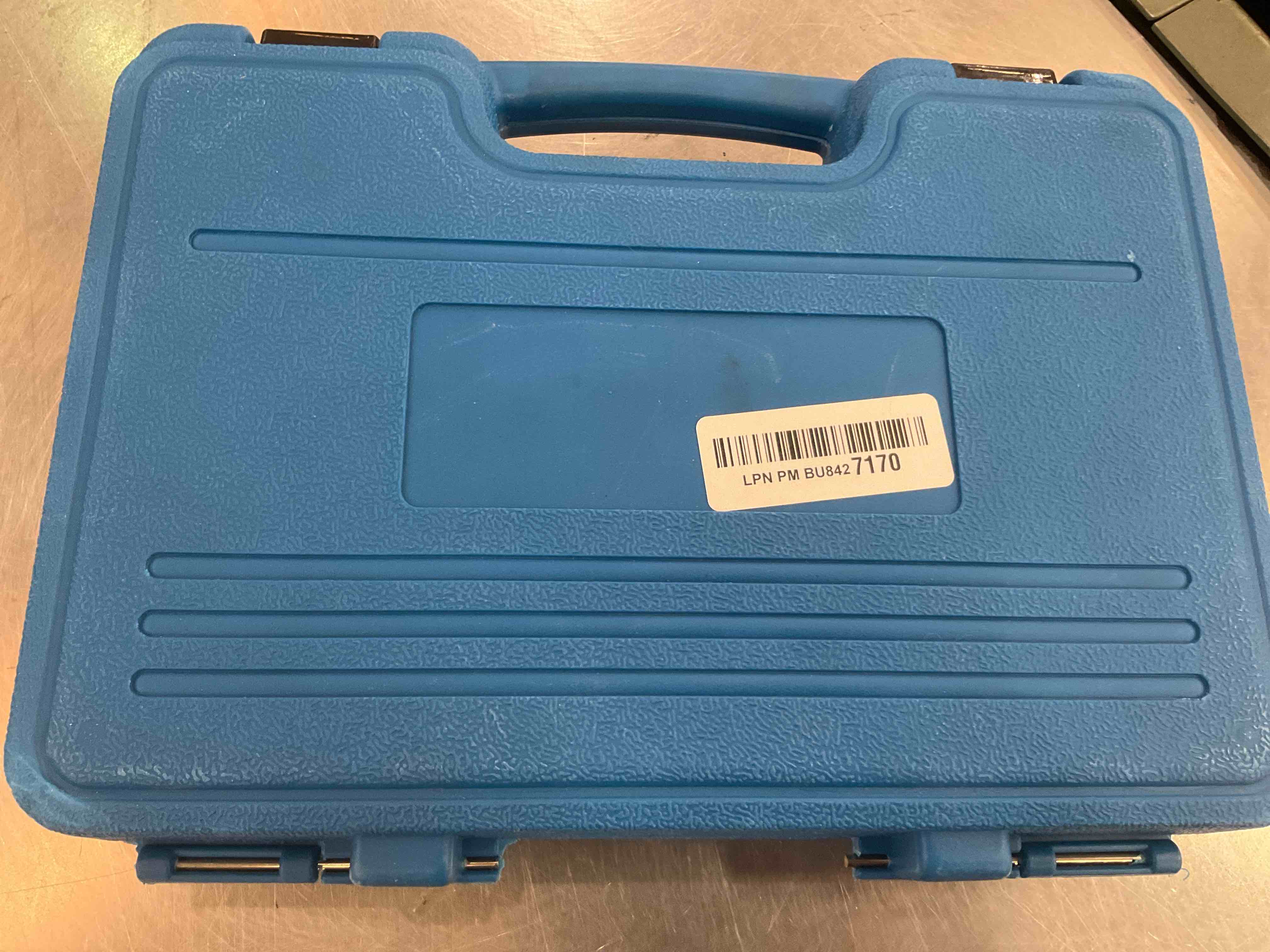https://s3.amazonaws.com/lotting-images-prod/BargainHunt/EXS01500162_1718125520641.jpeg