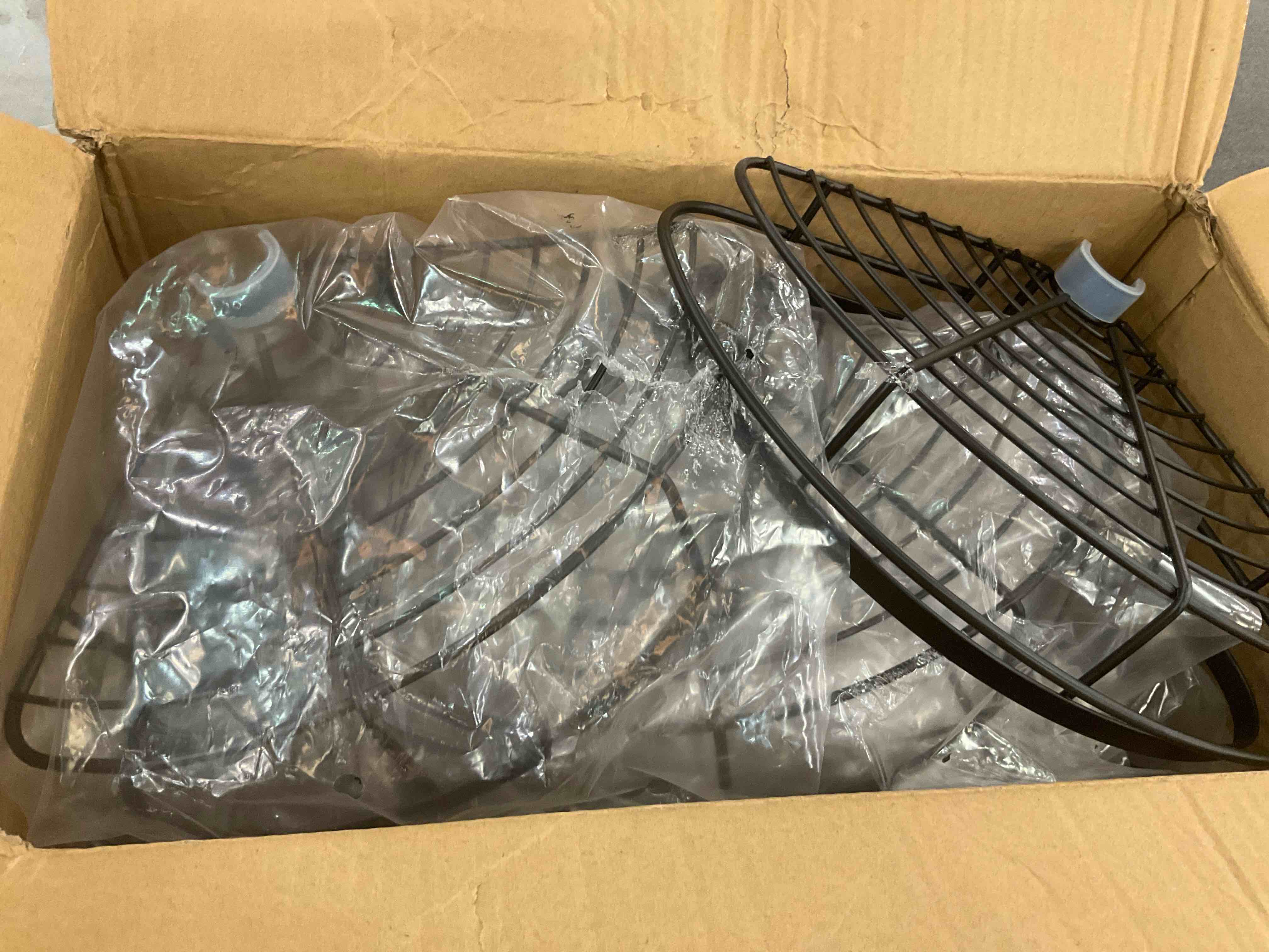 https://s3.amazonaws.com/lotting-images-prod/BargainHunt/EXS01500337_1718212859131.jpeg