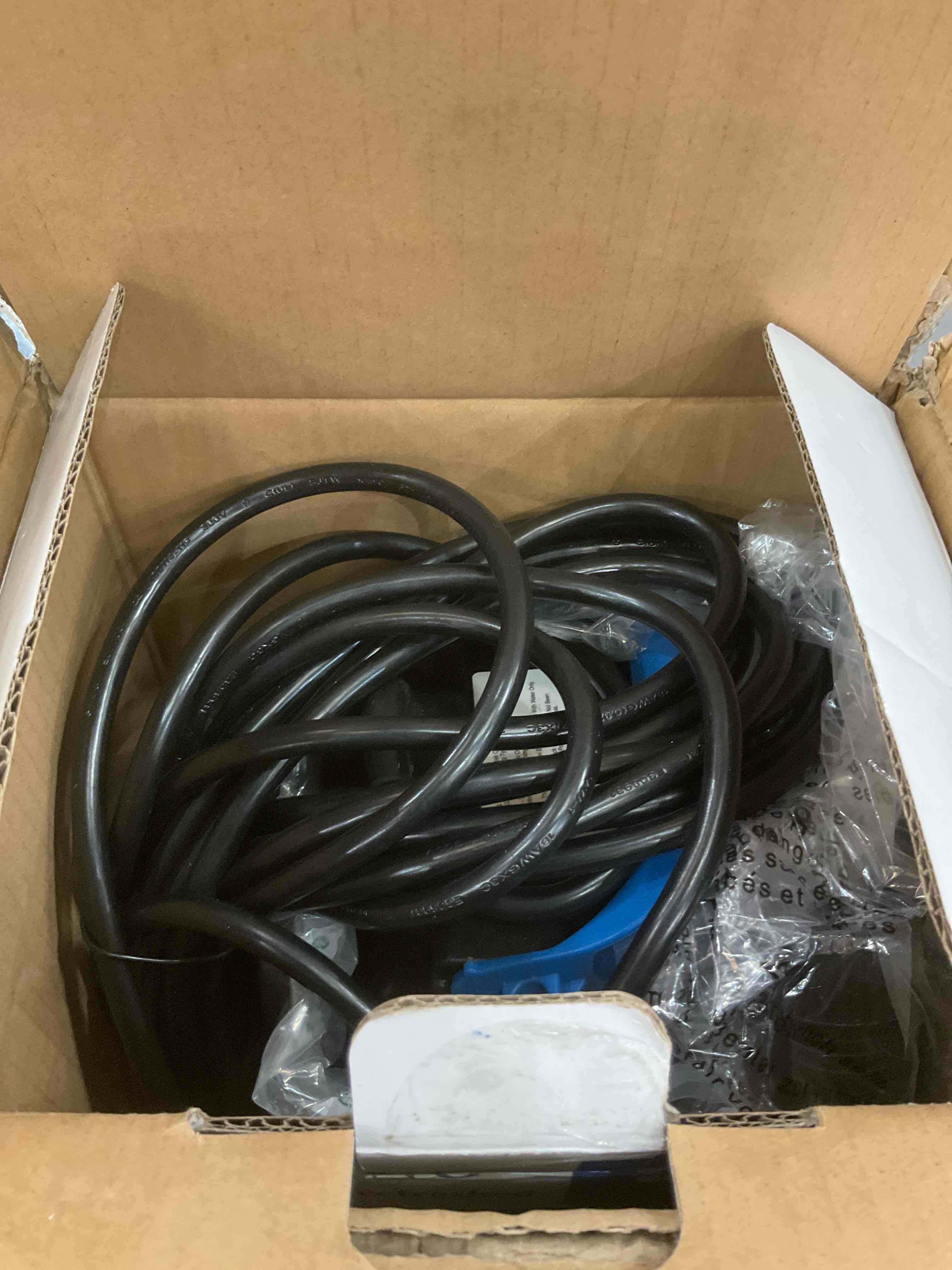 https://s3.amazonaws.com/lotting-images-prod/BargainHunt/EXS01500363_1718218574487.jpeg
