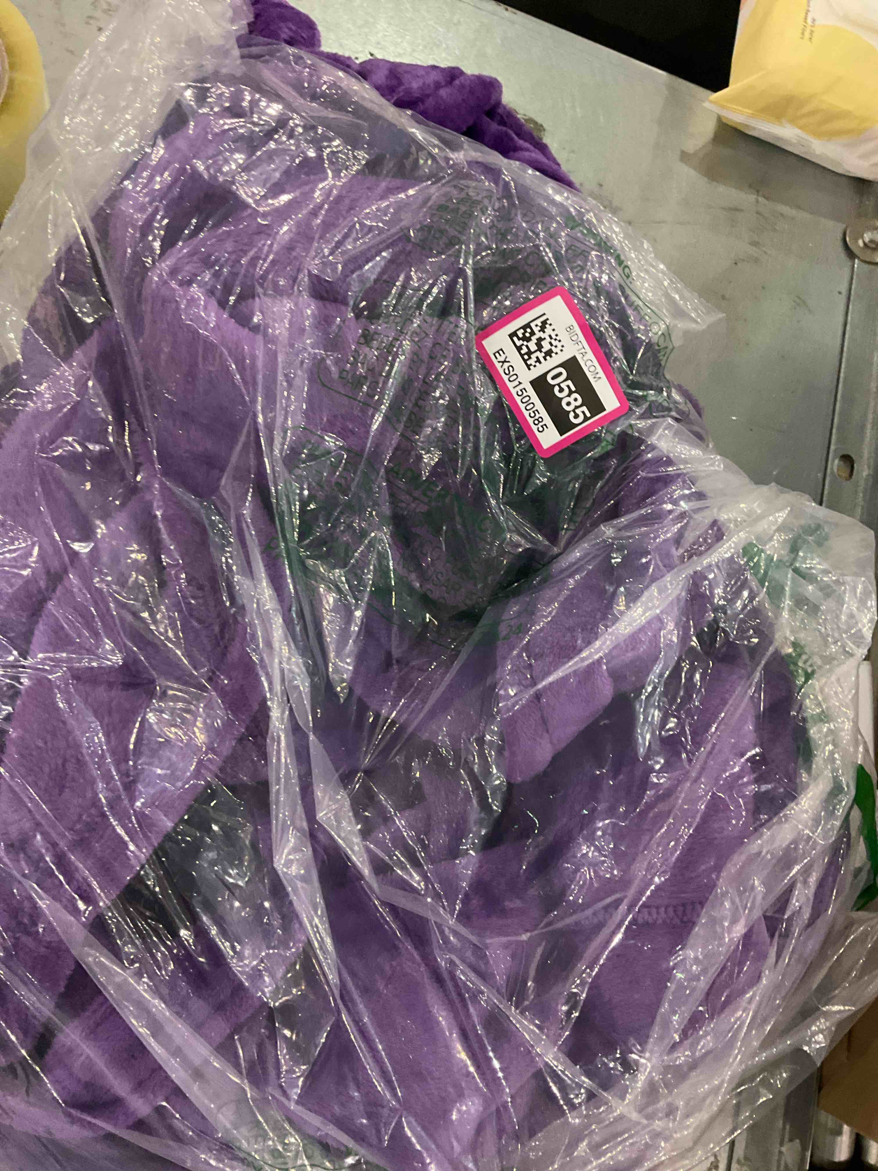 https://s3.amazonaws.com/lotting-images-prod/BargainHunt/EXS01500585_1715949374201.jpeg